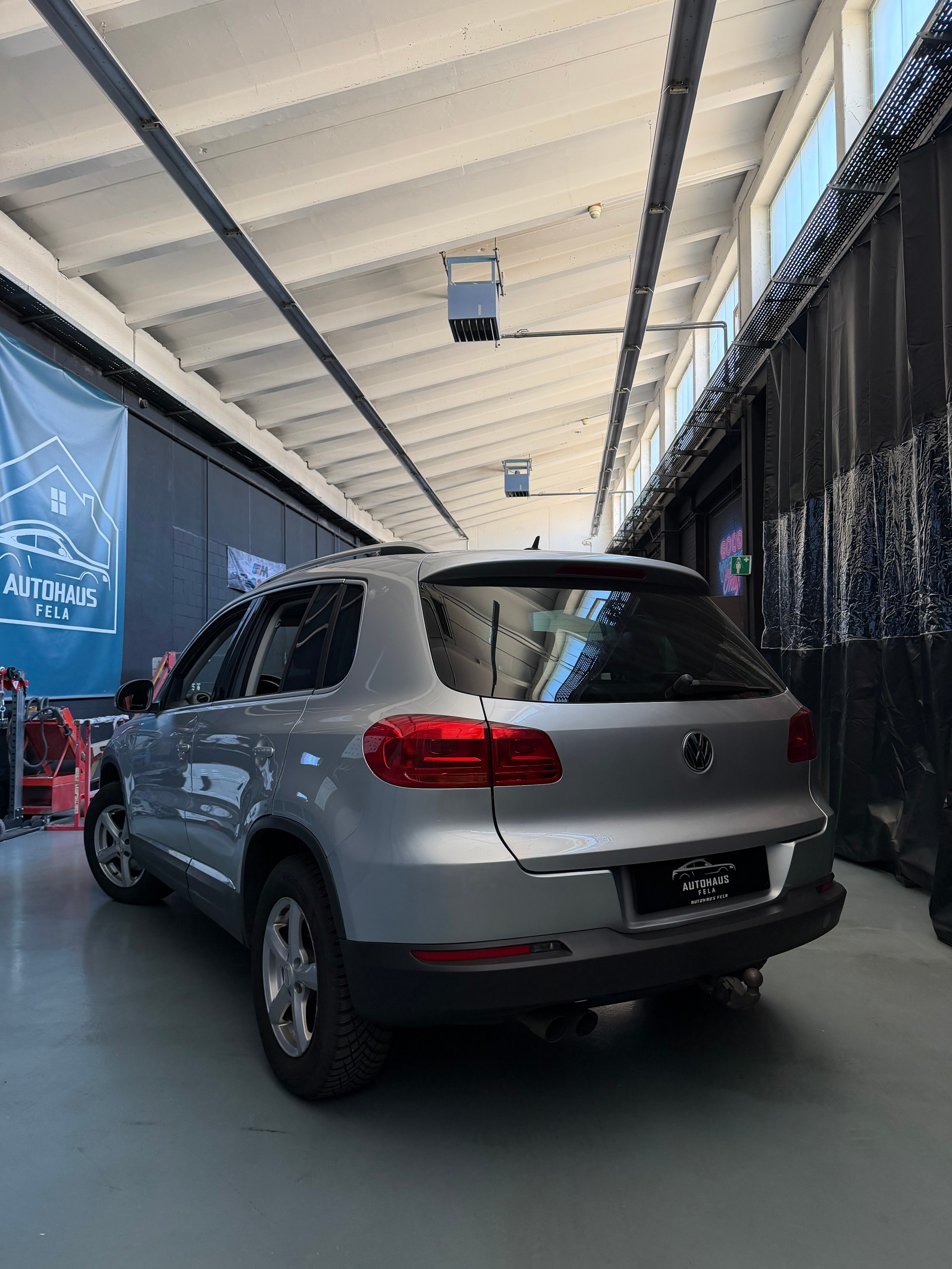 VW Tiguan 2.0 TDI BlueMotion Sport&Style 4Motion DSG-showroom-element-2