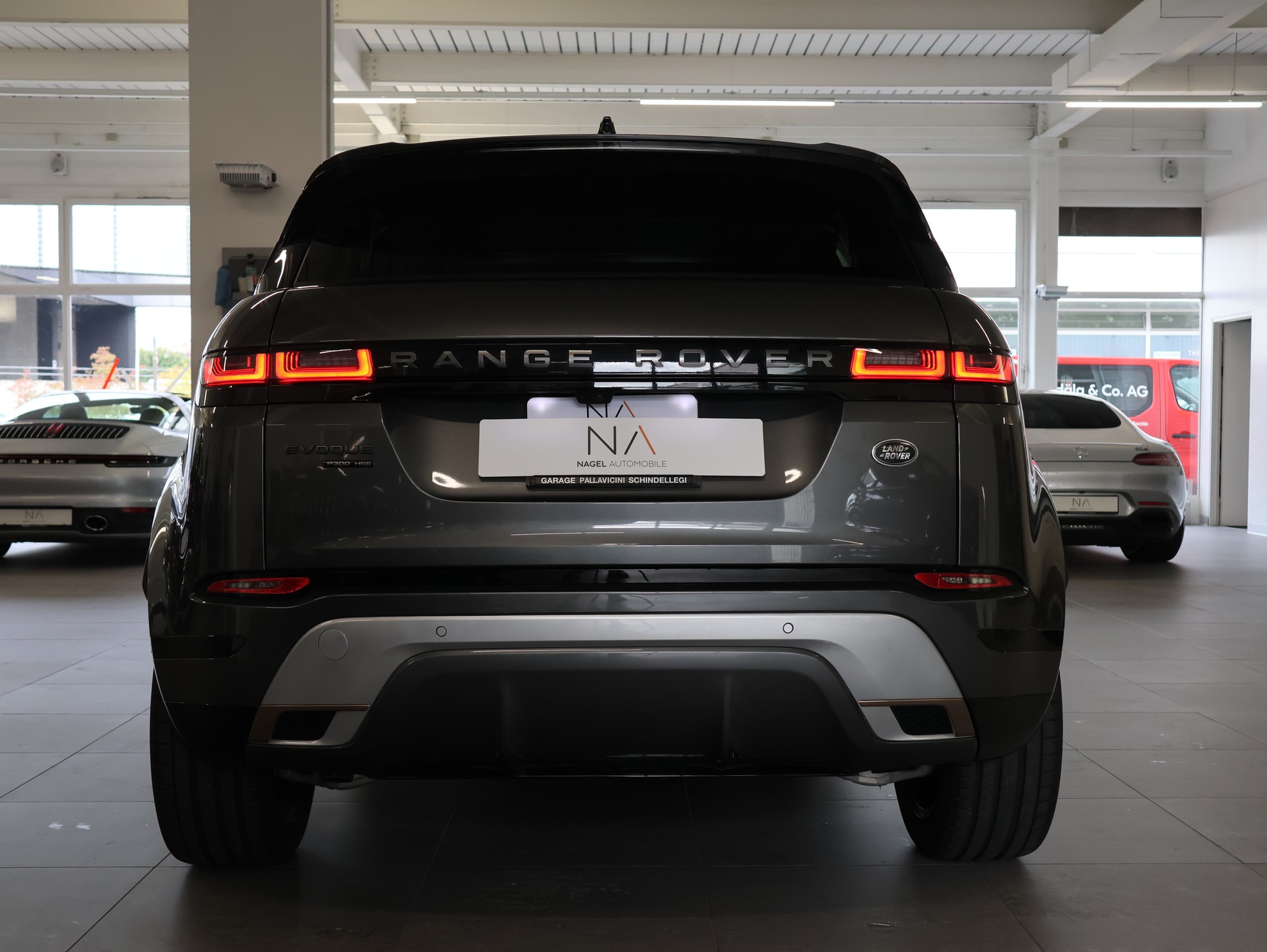 LAND ROVER Range Rover Evoque R-Dynamic P 300 HSE AT9-image-4