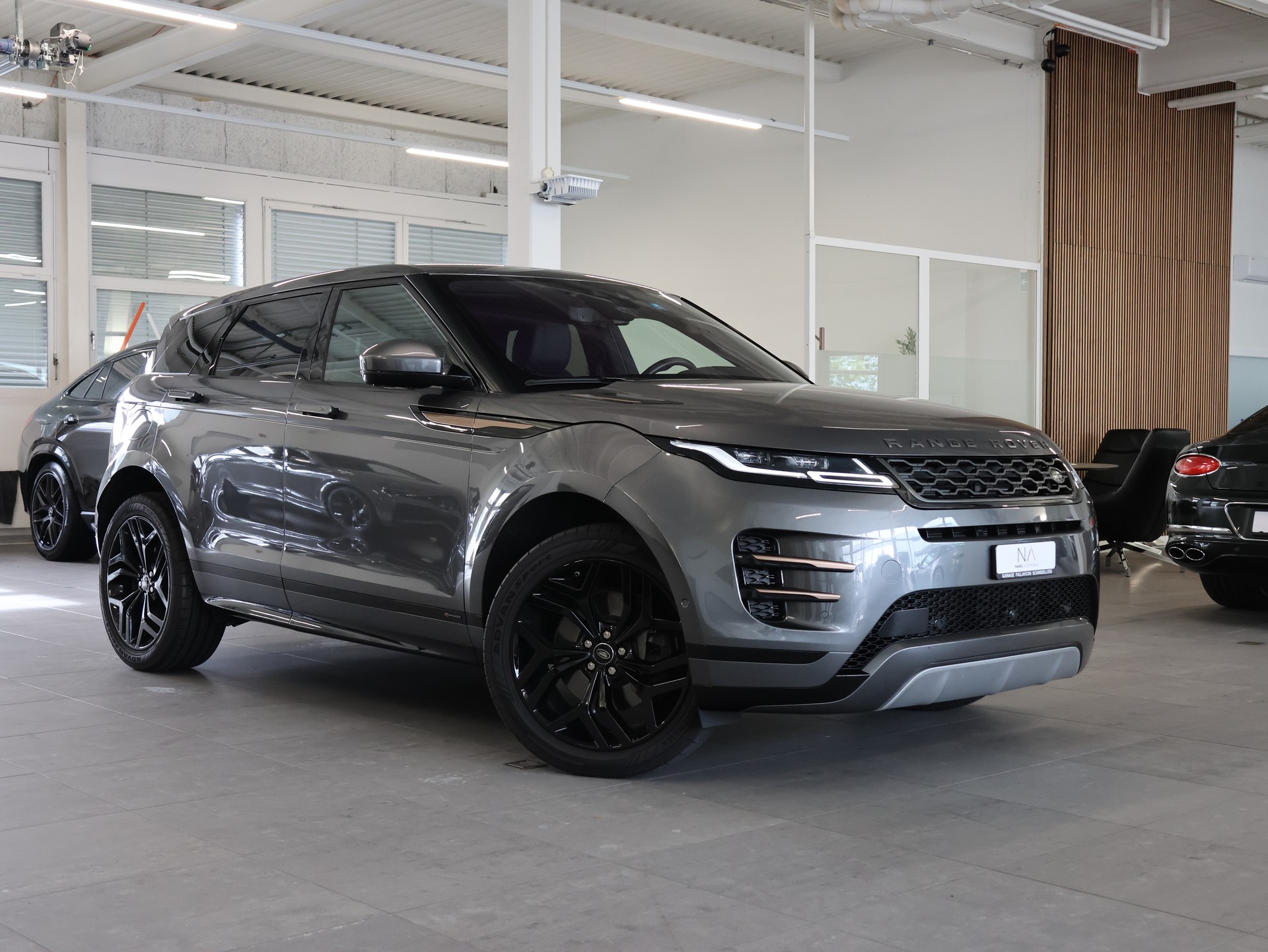 LAND ROVER Range Rover Evoque R-Dynamic P 300 HSE AT9
