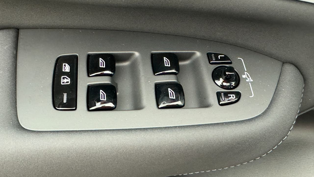 VOLVO XC90 T8 eAWD PluginHybrid Black Edition Geartronic-image-8