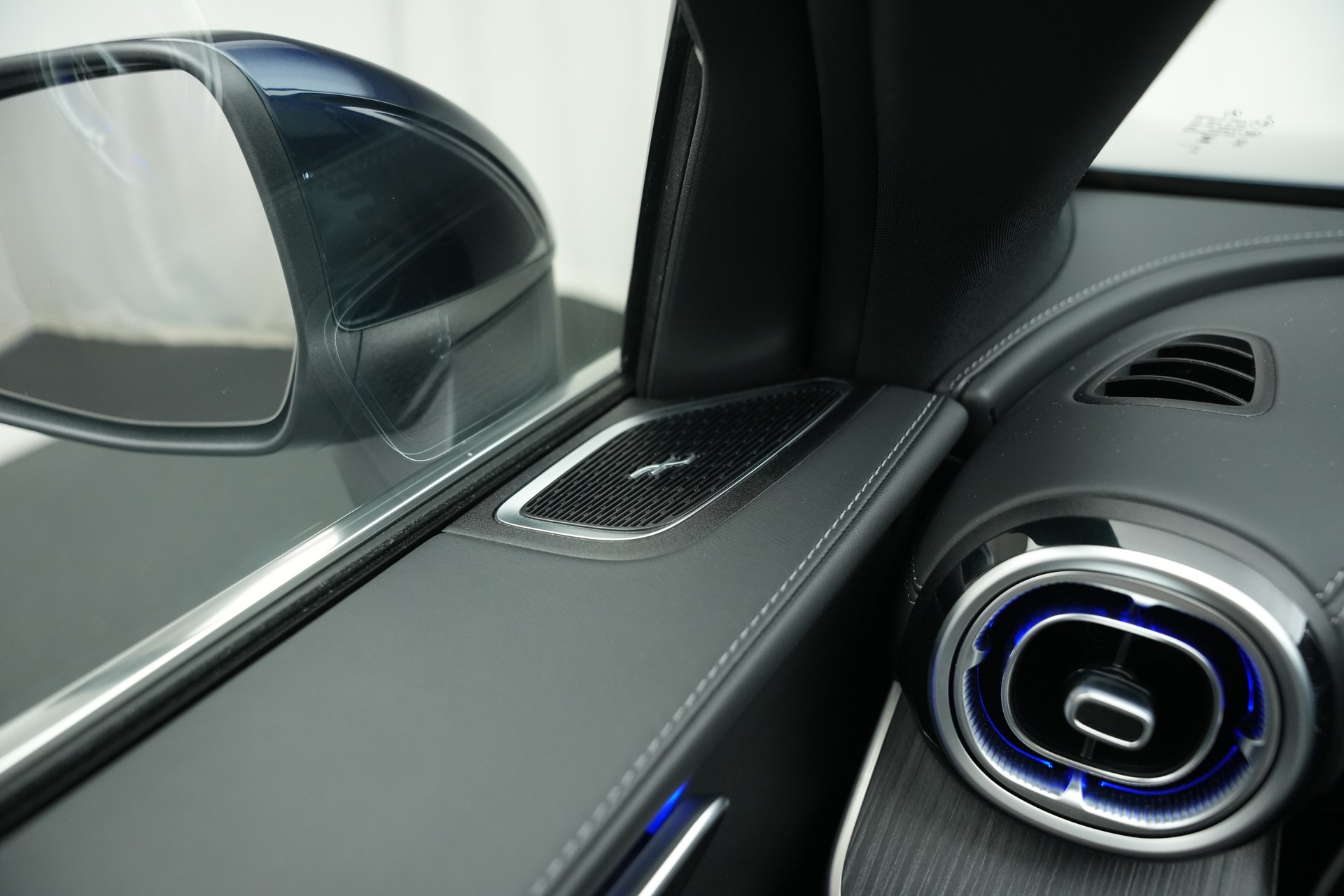 MERCEDES-BENZ GLC 300 4Matic AMG Line 9G-Tronic *AHK * Massagesitze* * Burmester*-image-27