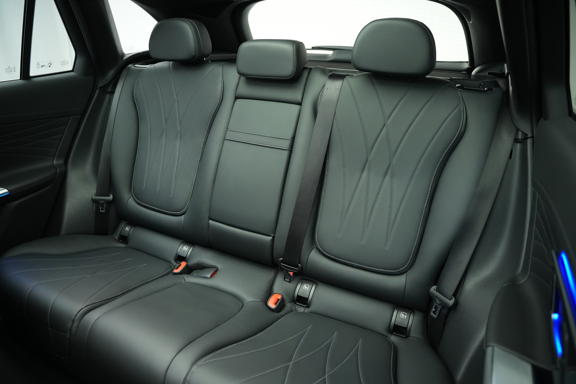 MERCEDES-BENZ GLC 300 4Matic AMG Line 9G-Tronic *AHK * Massagesitze* * Burmester*-image-14
