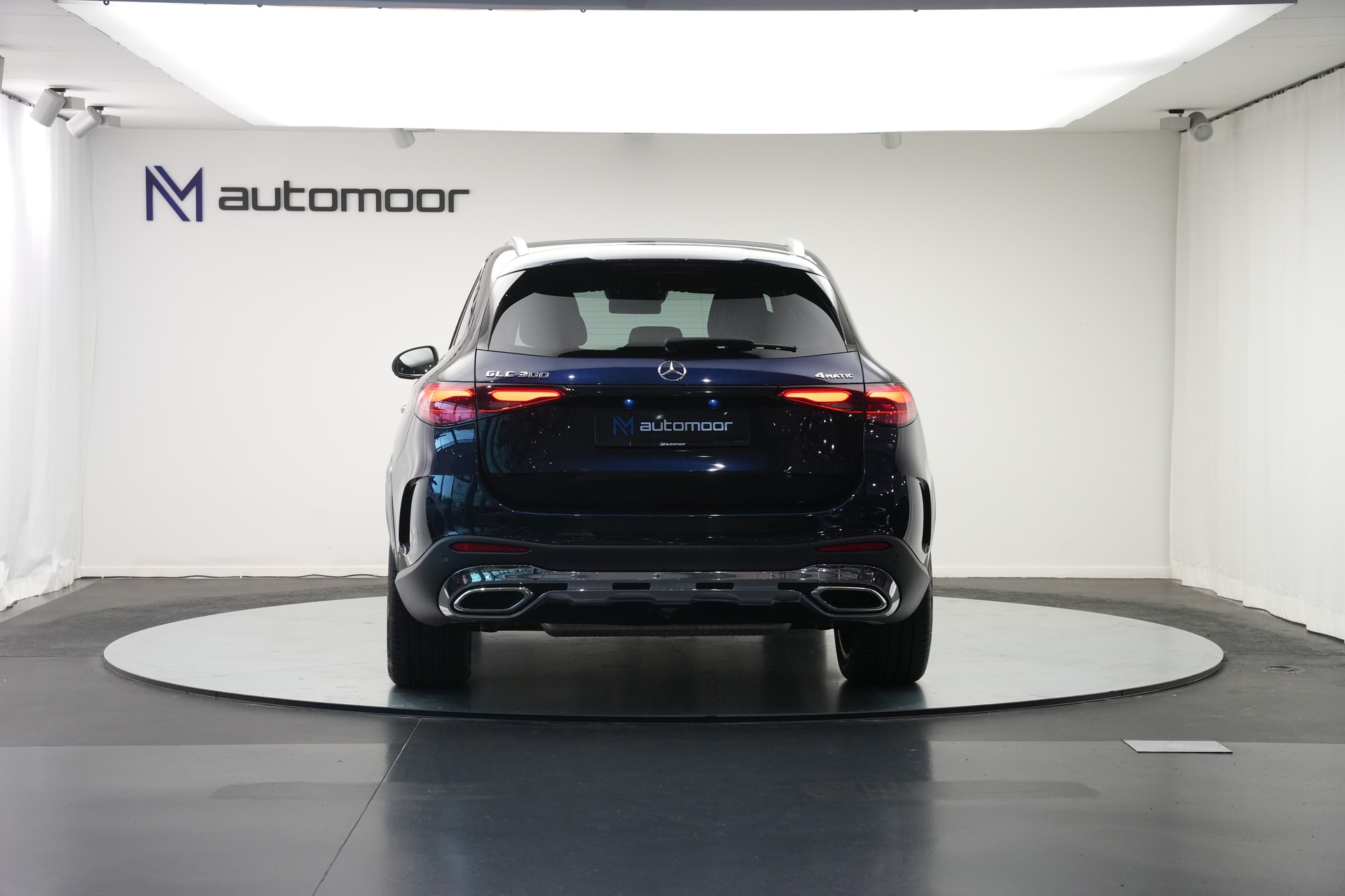 MERCEDES-BENZ GLC 300 4Matic AMG Line 9G-Tronic *AHK * Massagesitze* * Burmester*-image-5