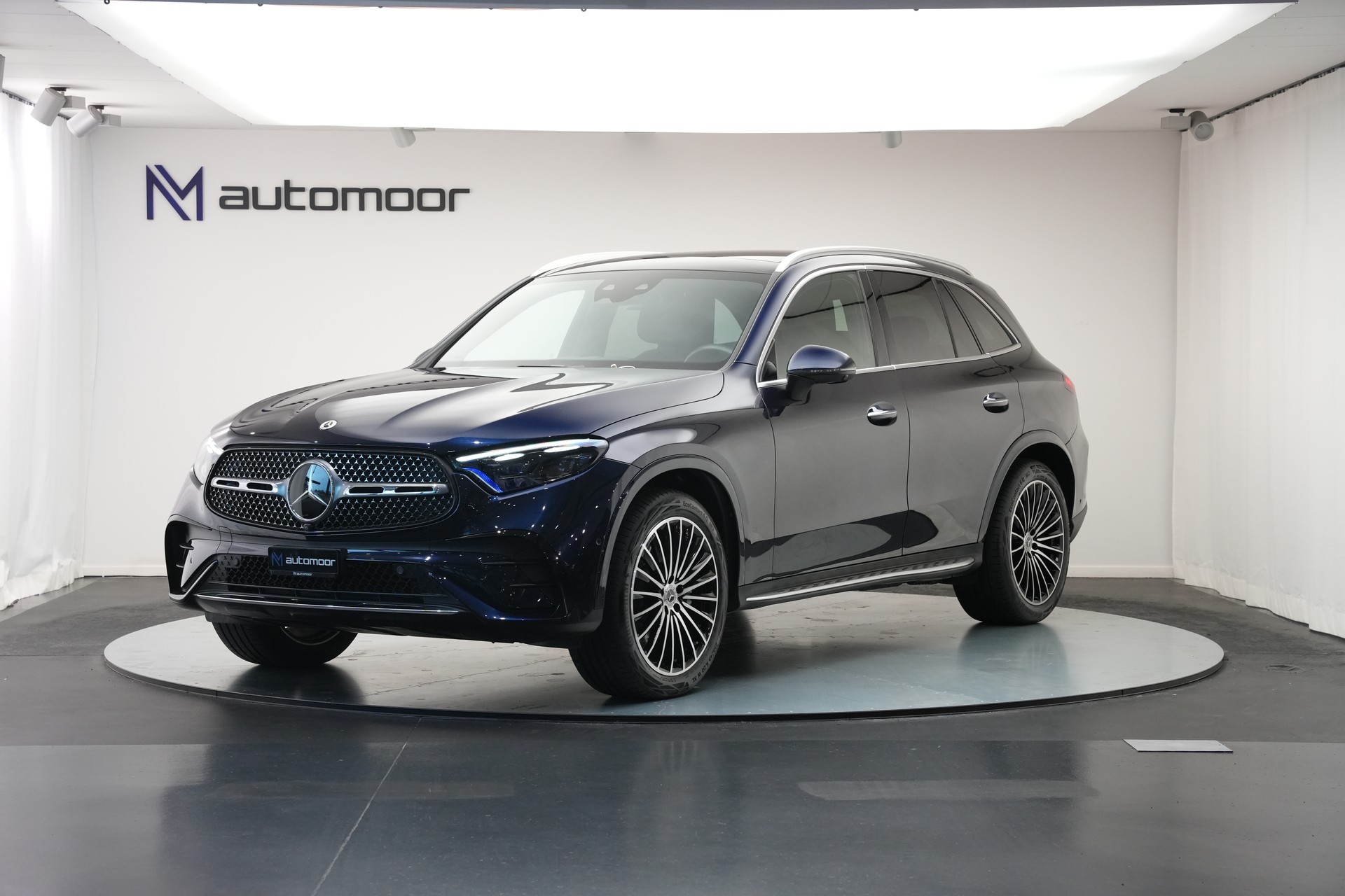 MERCEDES-BENZ GLC 300 4Matic AMG Line 9G-Tronic *AHK * Massagesitze* * Burmester*