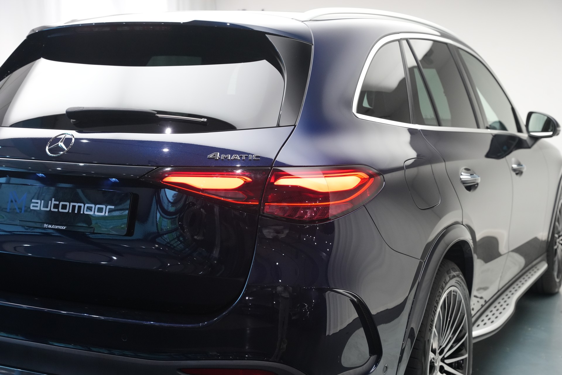 MERCEDES-BENZ GLC 300 4Matic AMG Line 9G-Tronic *AHK * Massagesitze* * Burmester*-image-50