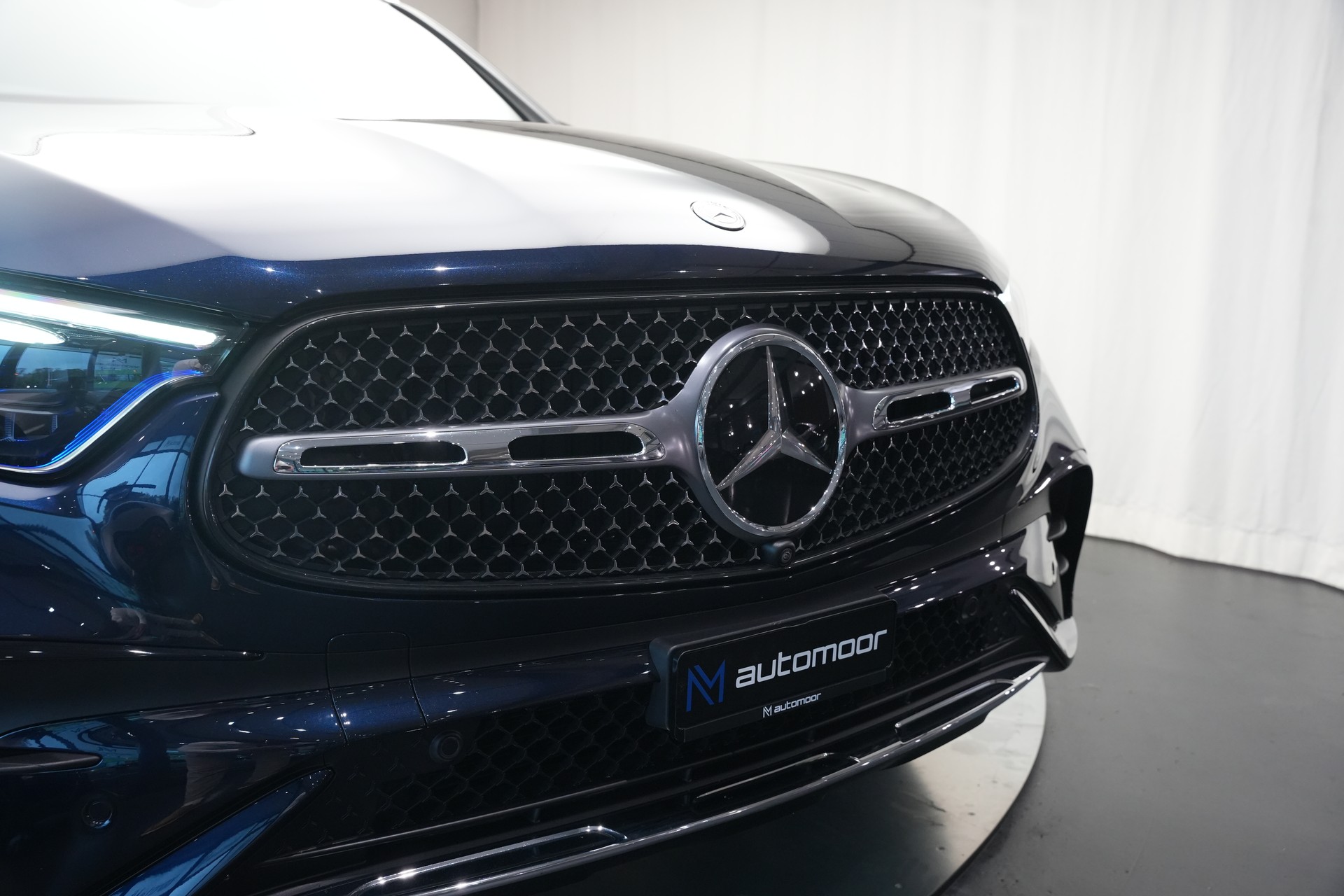 MERCEDES-BENZ GLC 300 4Matic AMG Line 9G-Tronic *AHK * Massagesitze* * Burmester*-image-42