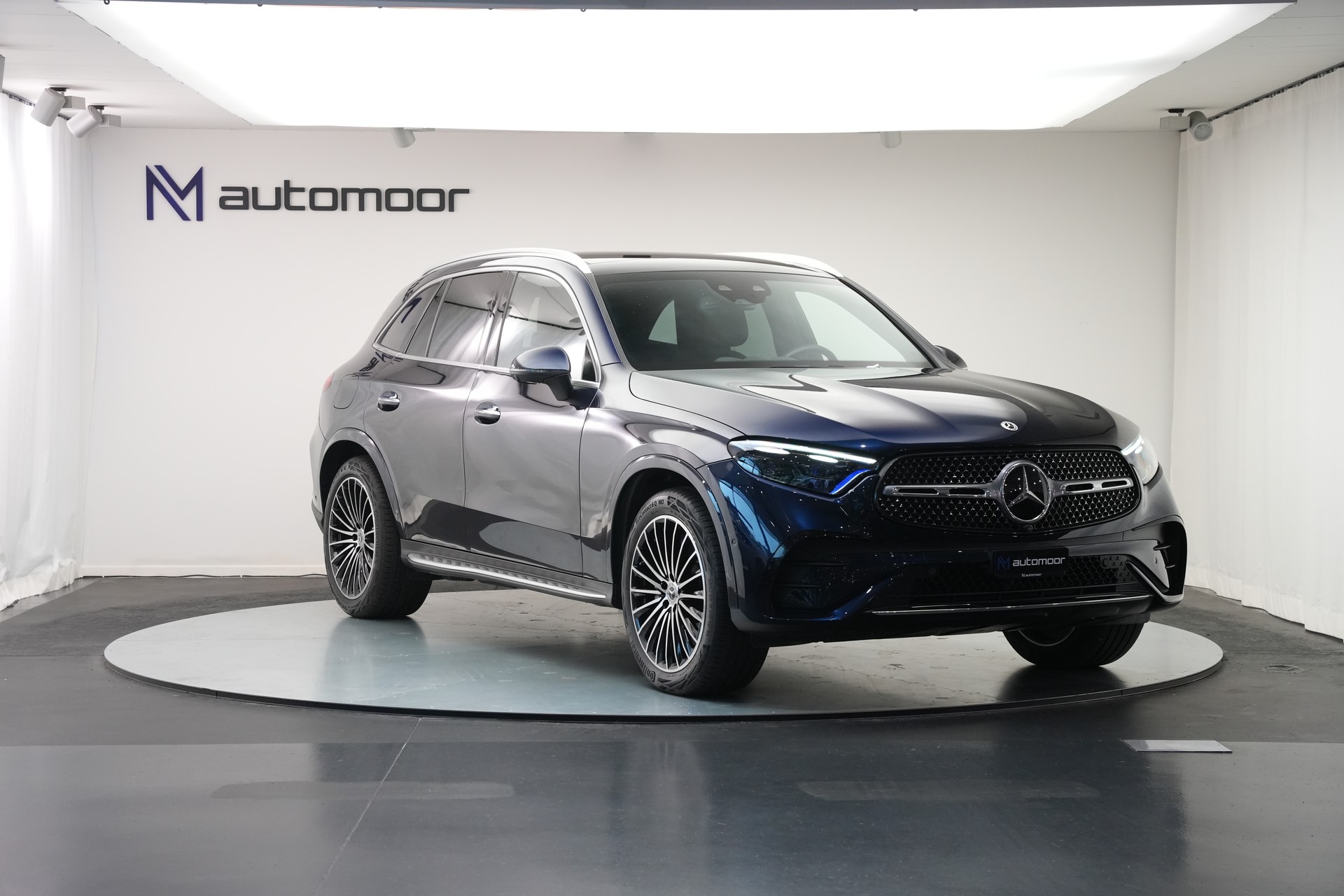MERCEDES-BENZ GLC 300 4Matic AMG Line 9G-Tronic *AHK * Massagesitze* * Burmester*-showroom-element-2