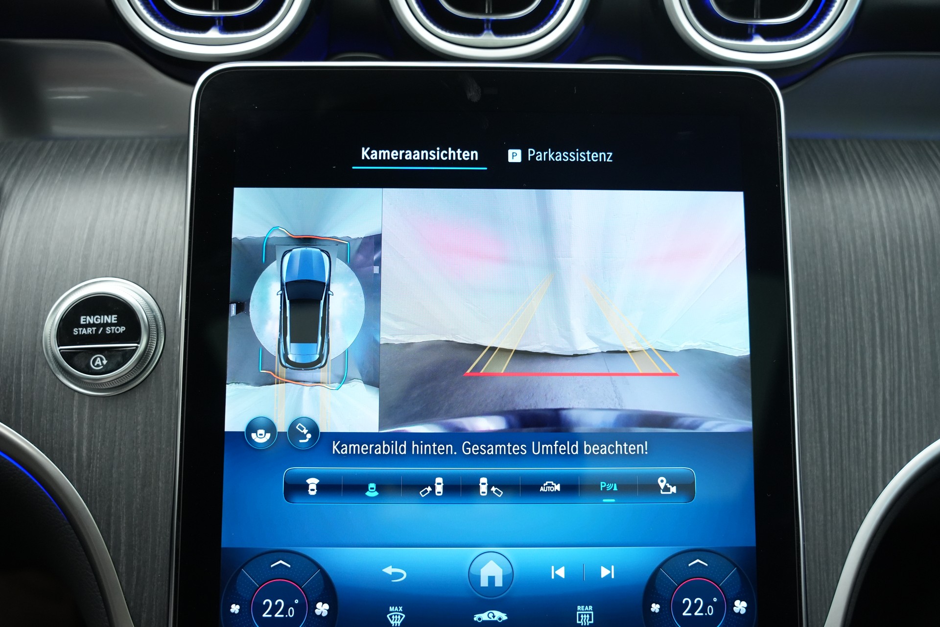 MERCEDES-BENZ GLC 300 4Matic AMG Line 9G-Tronic *AHK * Massagesitze* * Burmester*-image-34