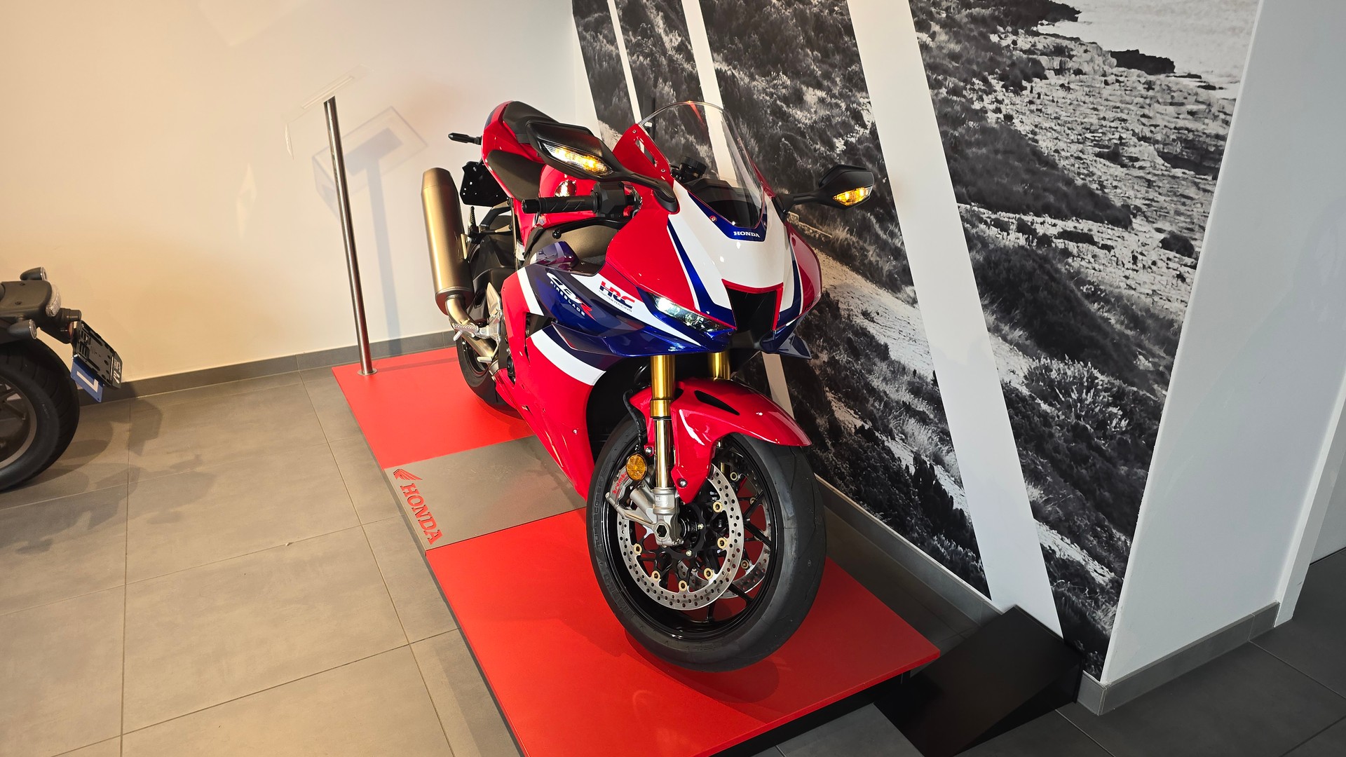 HONDA CBR 1000 RR-R Fireblade SP-image-0
