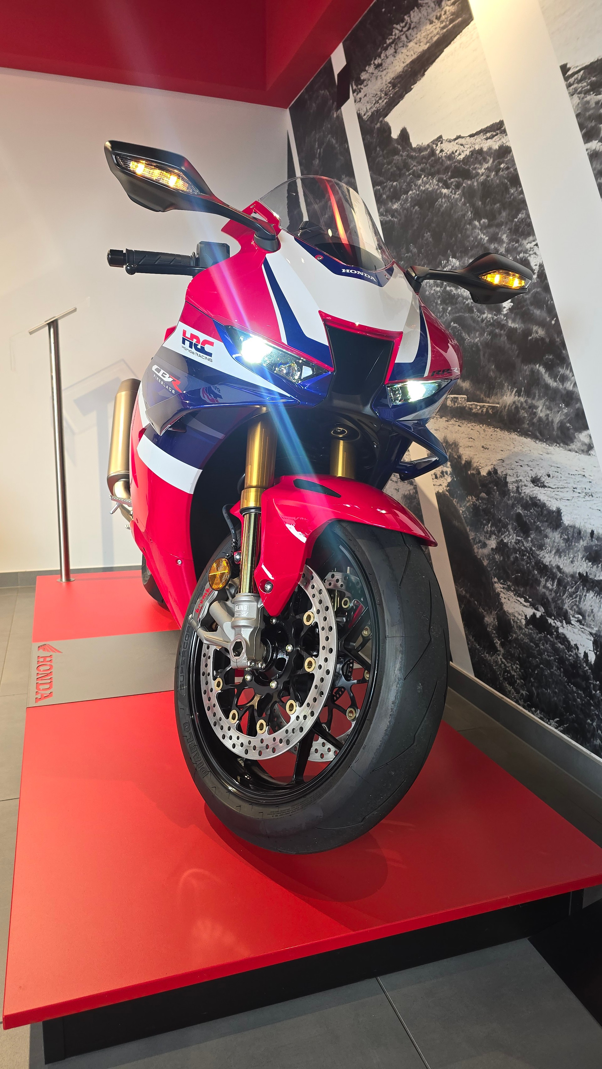 HONDA CBR 1000 RR-R Fireblade SP-image-1