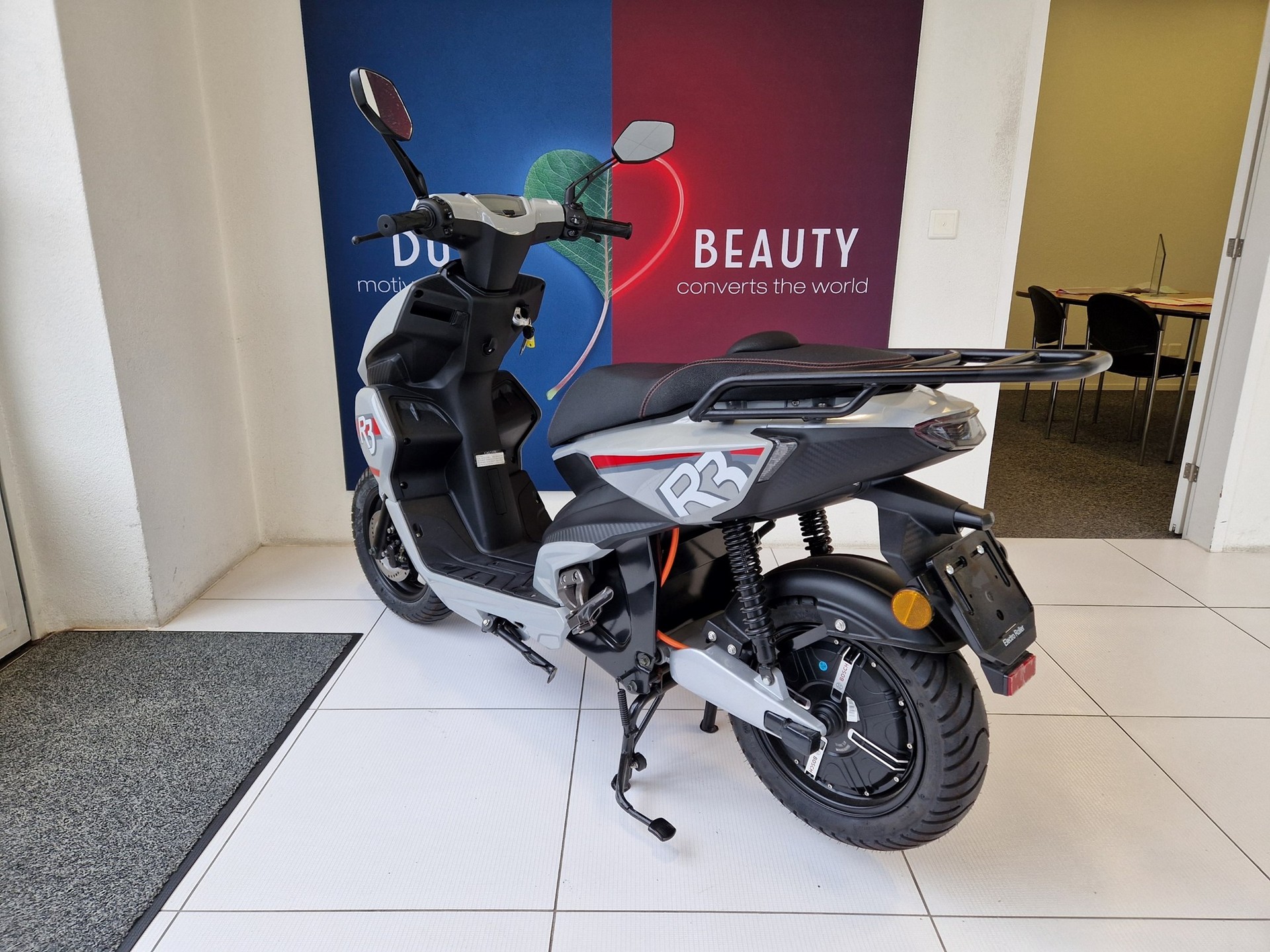UGBEST UGB-R3 - Elektroroller - 45km/h-image-4