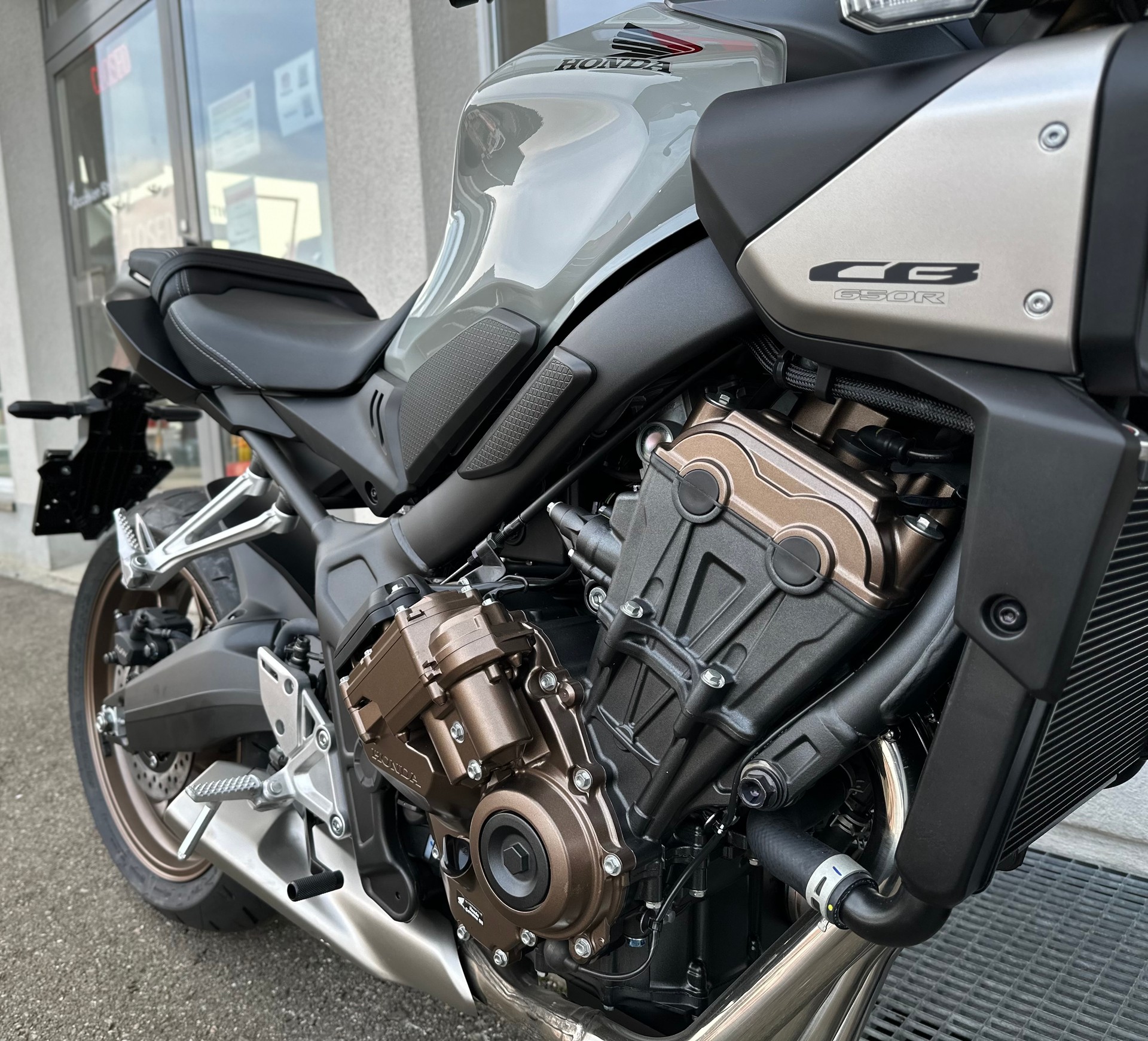 HONDA CB 650 R E-Clutch-image-5