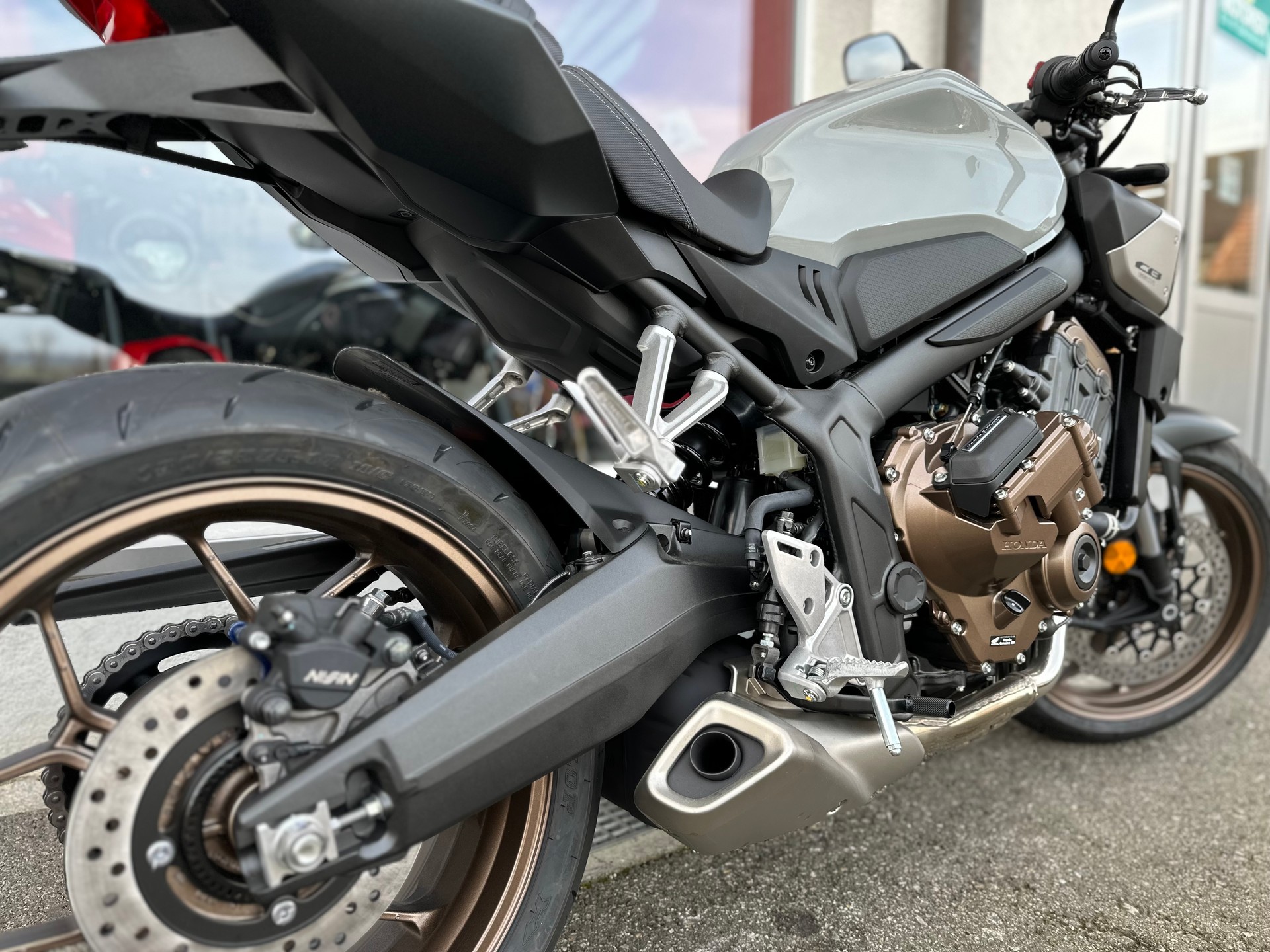 HONDA CB 650 R E-Clutch-image-7