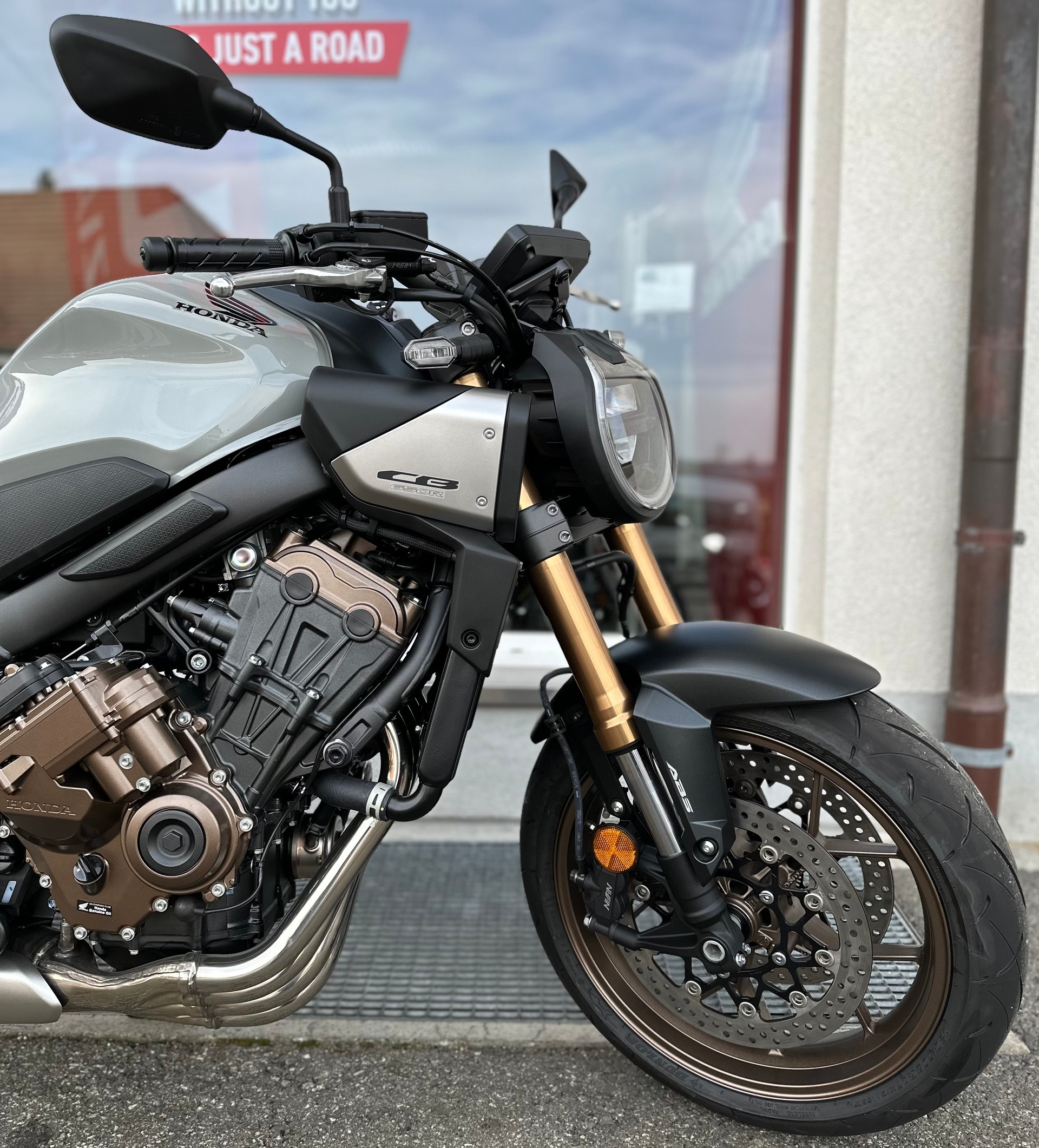 HONDA CB 650 R E-Clutch-image-4