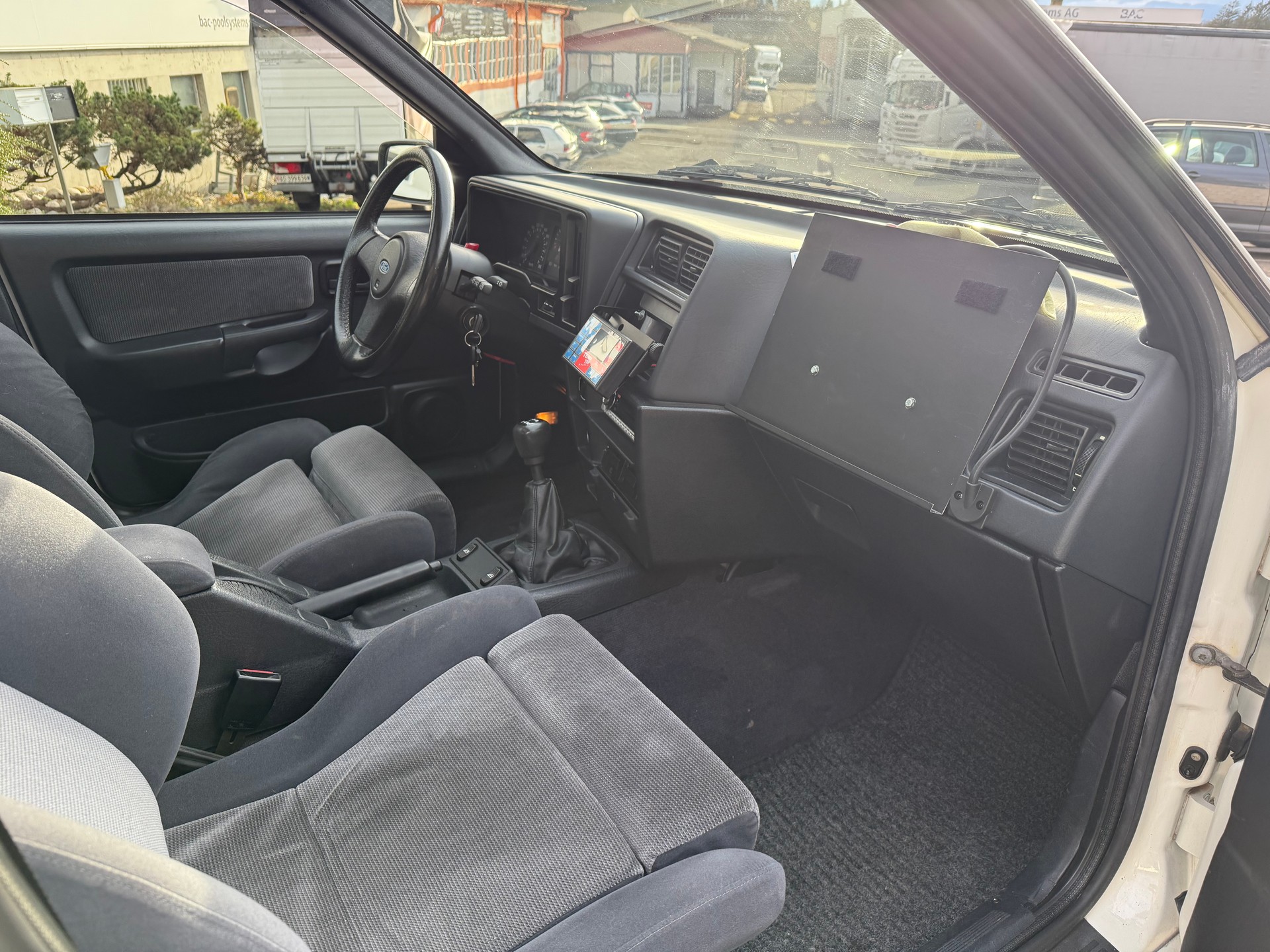 FORD Sierra 2.0i Cosworth 4x4-image-5