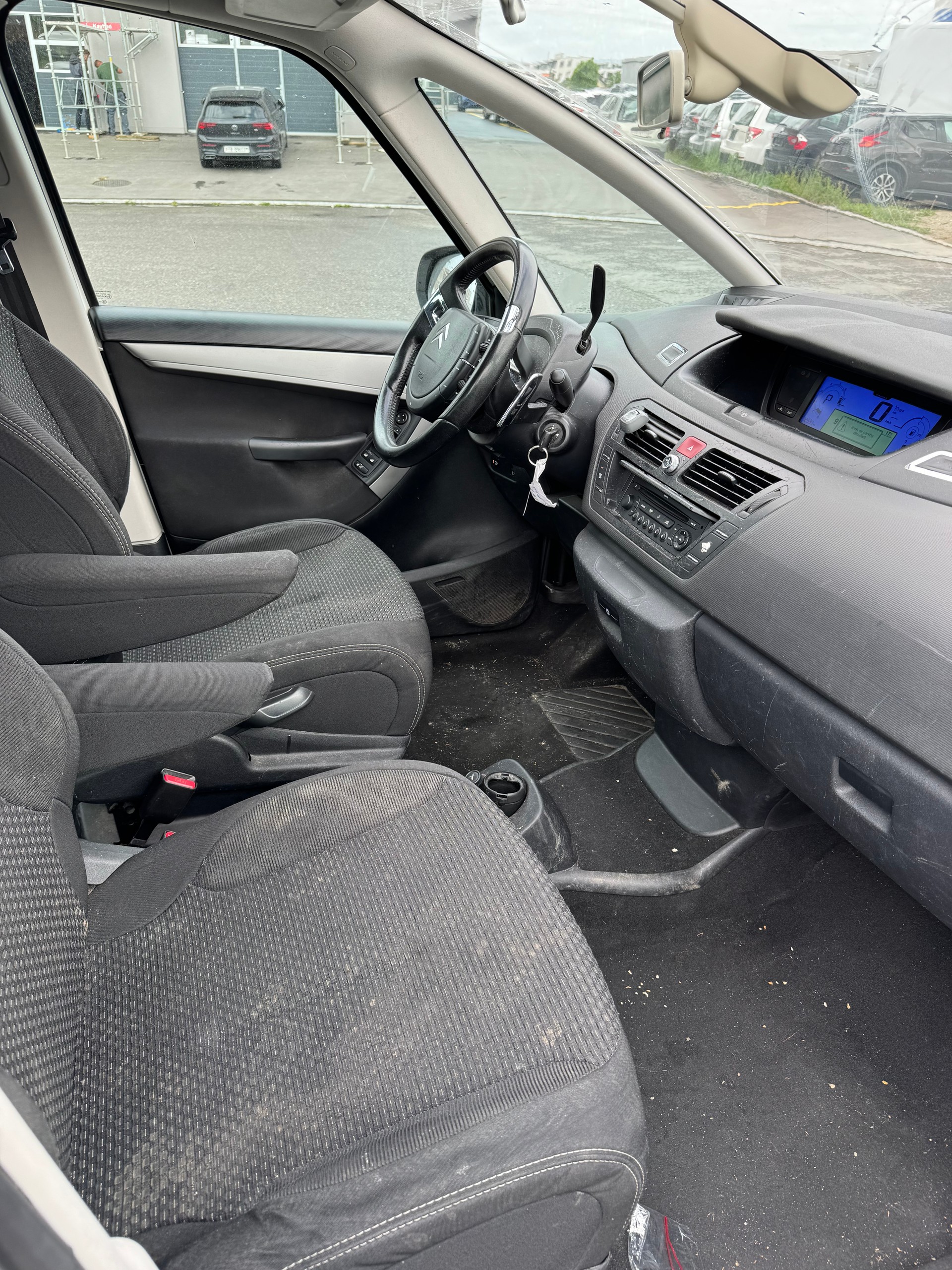 CITROEN C4 Grand Picasso 2.0i 16V Exclusive-image-3
