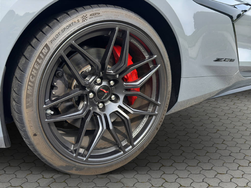 CHEVROLET Corvette Convertible Z06 5.5 V8 3LZ-image-13