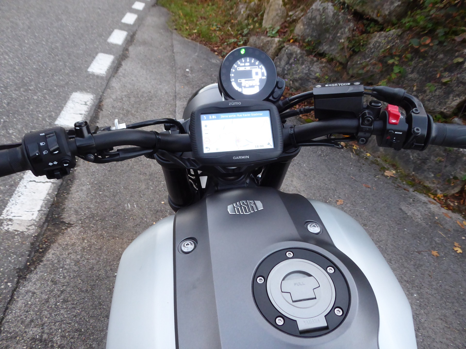 YAMAHA XSR 900-image-4