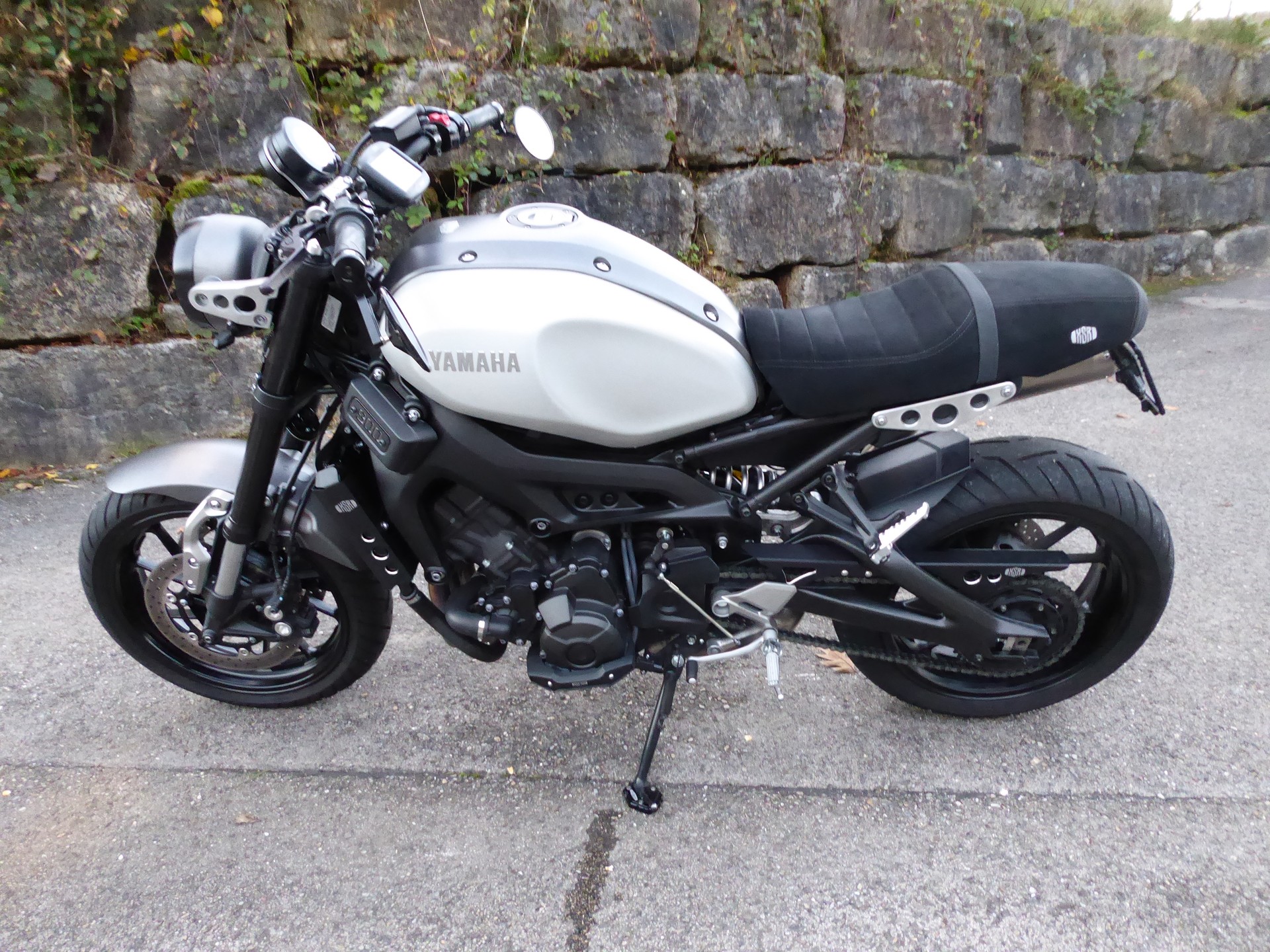 YAMAHA XSR 900-image-2