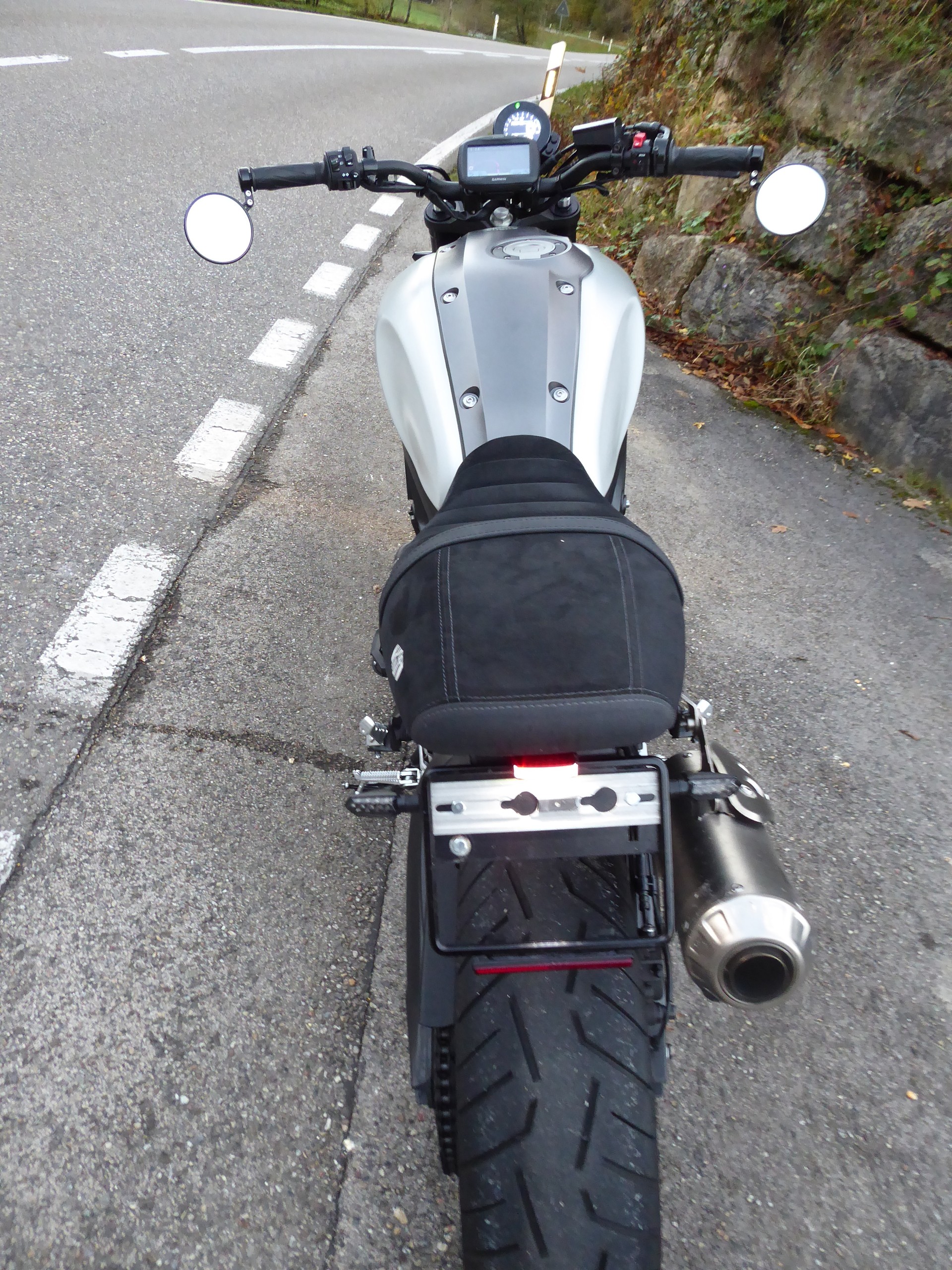 YAMAHA XSR 900-image-3