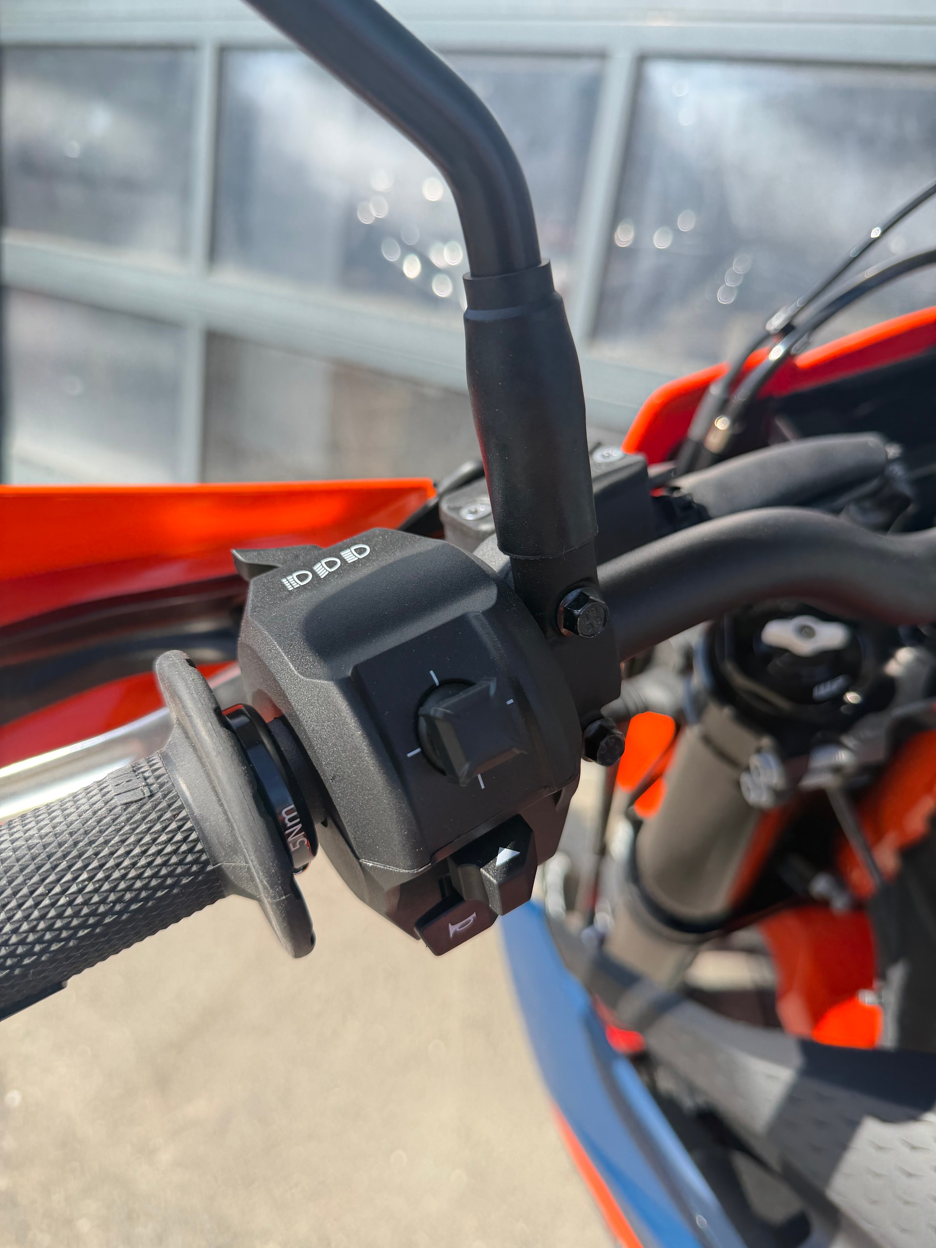 KTM 690 SMC R (35 kW) 2026-image-5