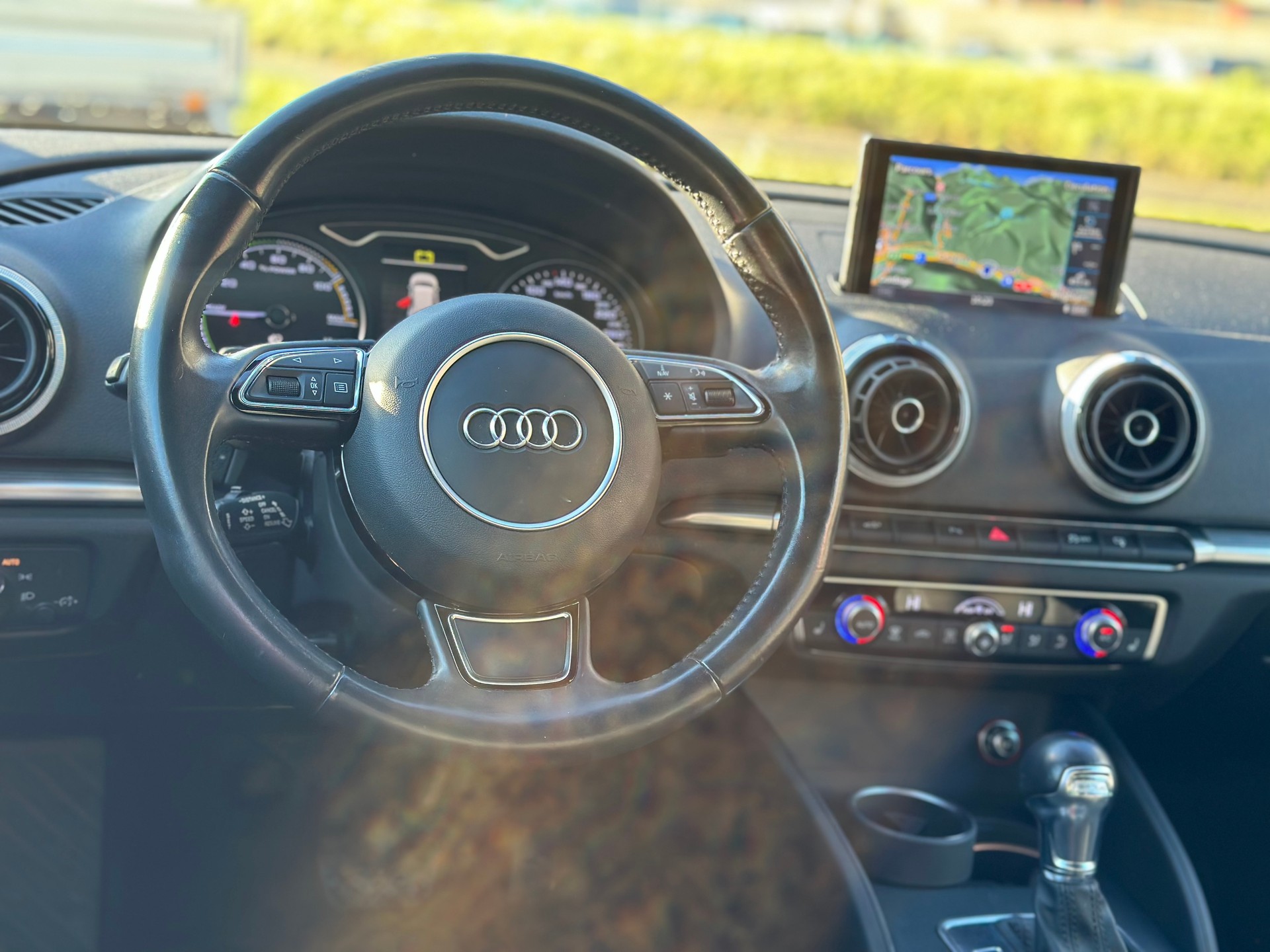 AUDI A3 Sportback 1.4 e-tron Ambition S-tronic-image-9