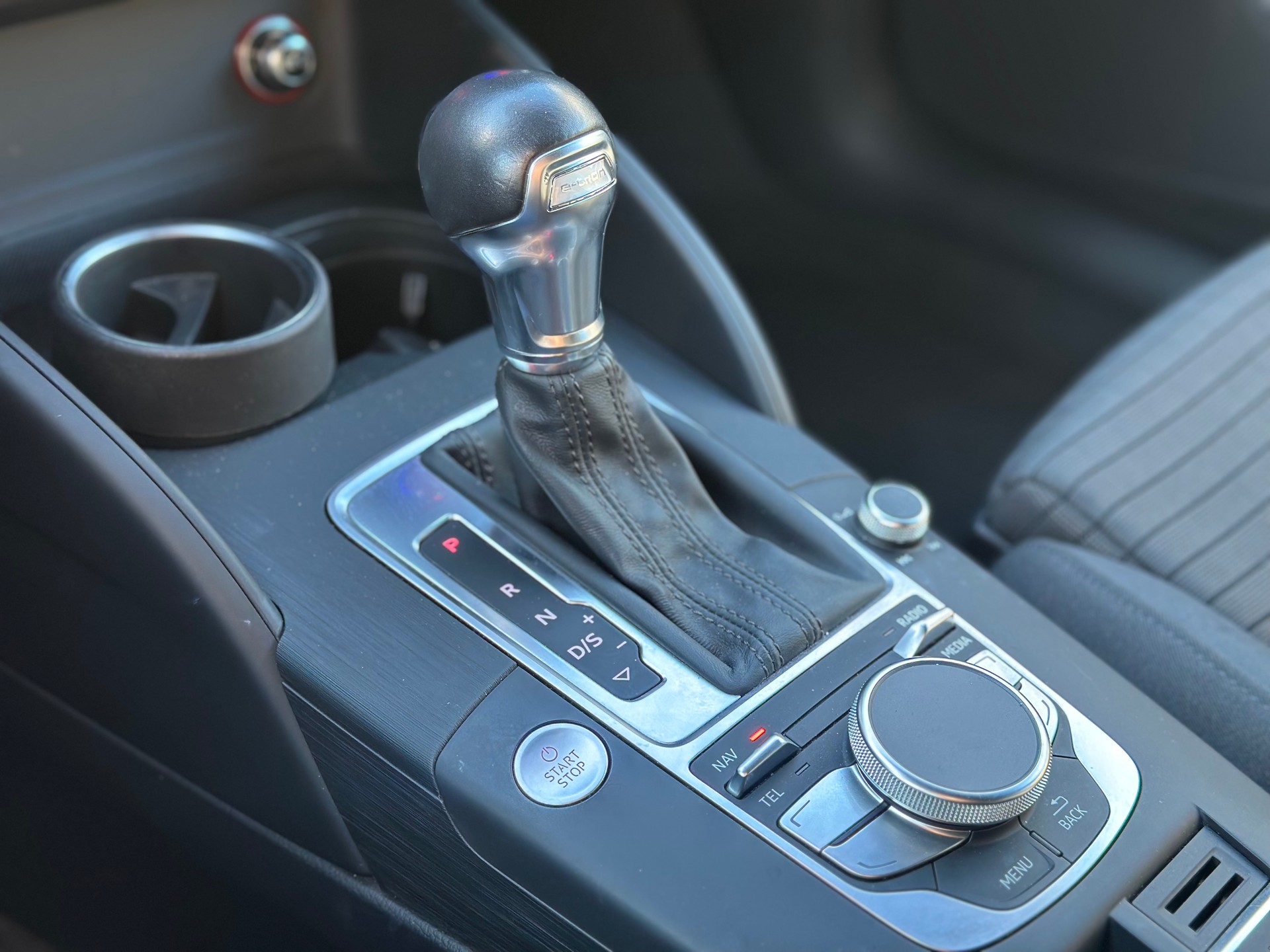 AUDI A3 Sportback 1.4 e-tron Ambition S-tronic-image-19