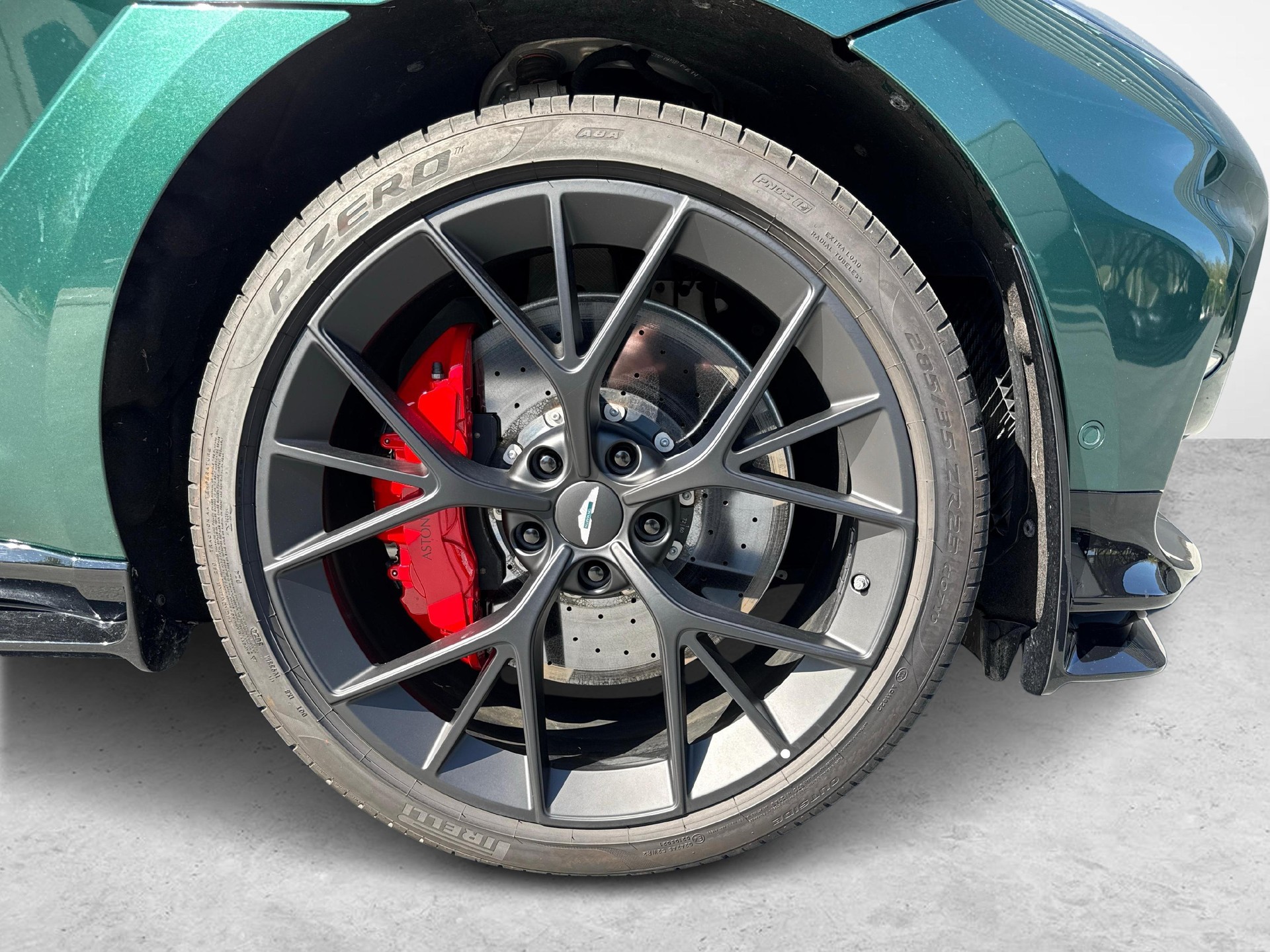 ASTON MARTIN DBX 707 4.0 V8 Bi-Turbo-image-12