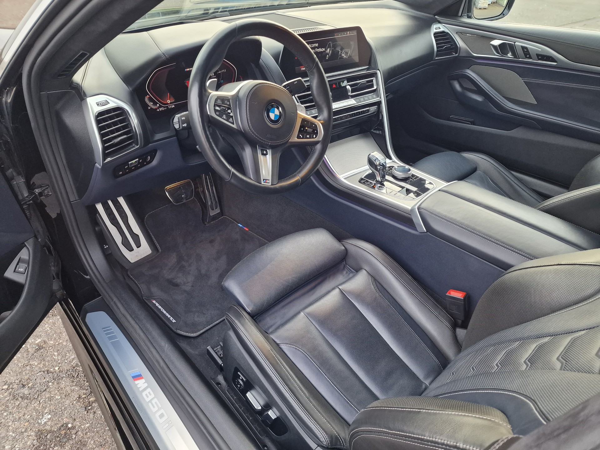 BMW M850i xDrive Steptronic-image-18