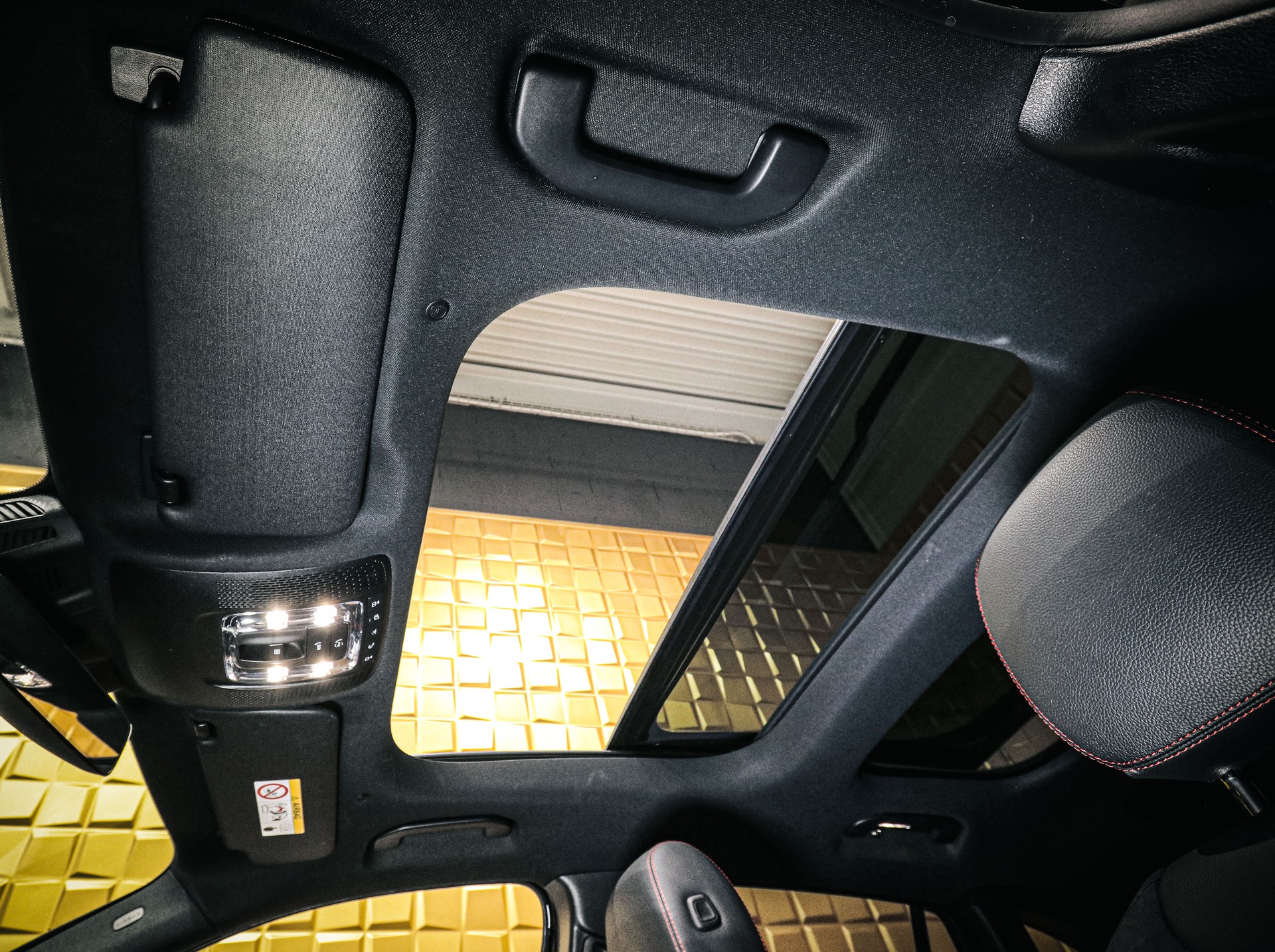 MERCEDES-BENZ GLA 35 AMG 8G-Speedshift DCT 4Matic-image-12