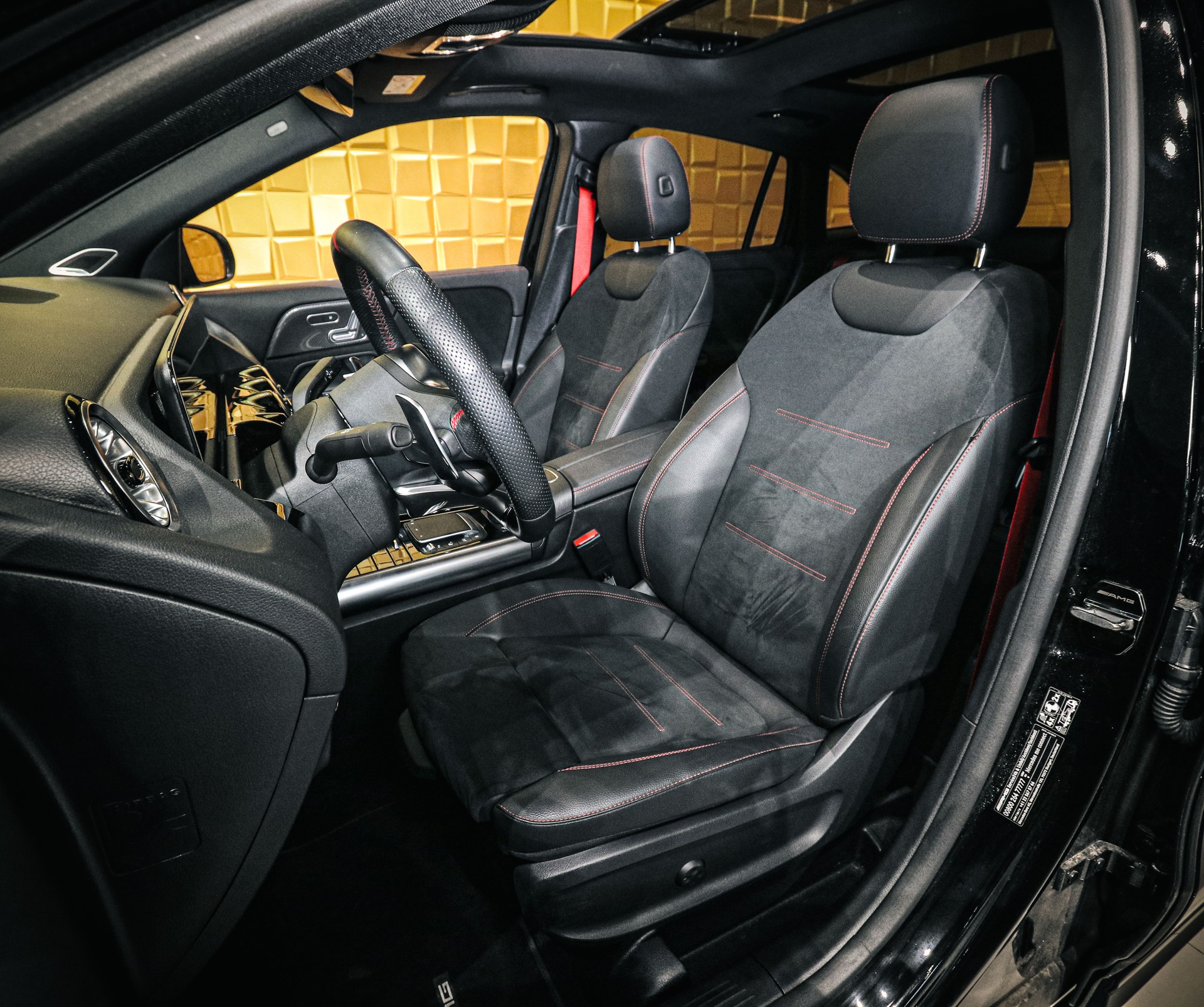 MERCEDES-BENZ GLA 35 AMG 8G-Speedshift DCT 4Matic-image-11