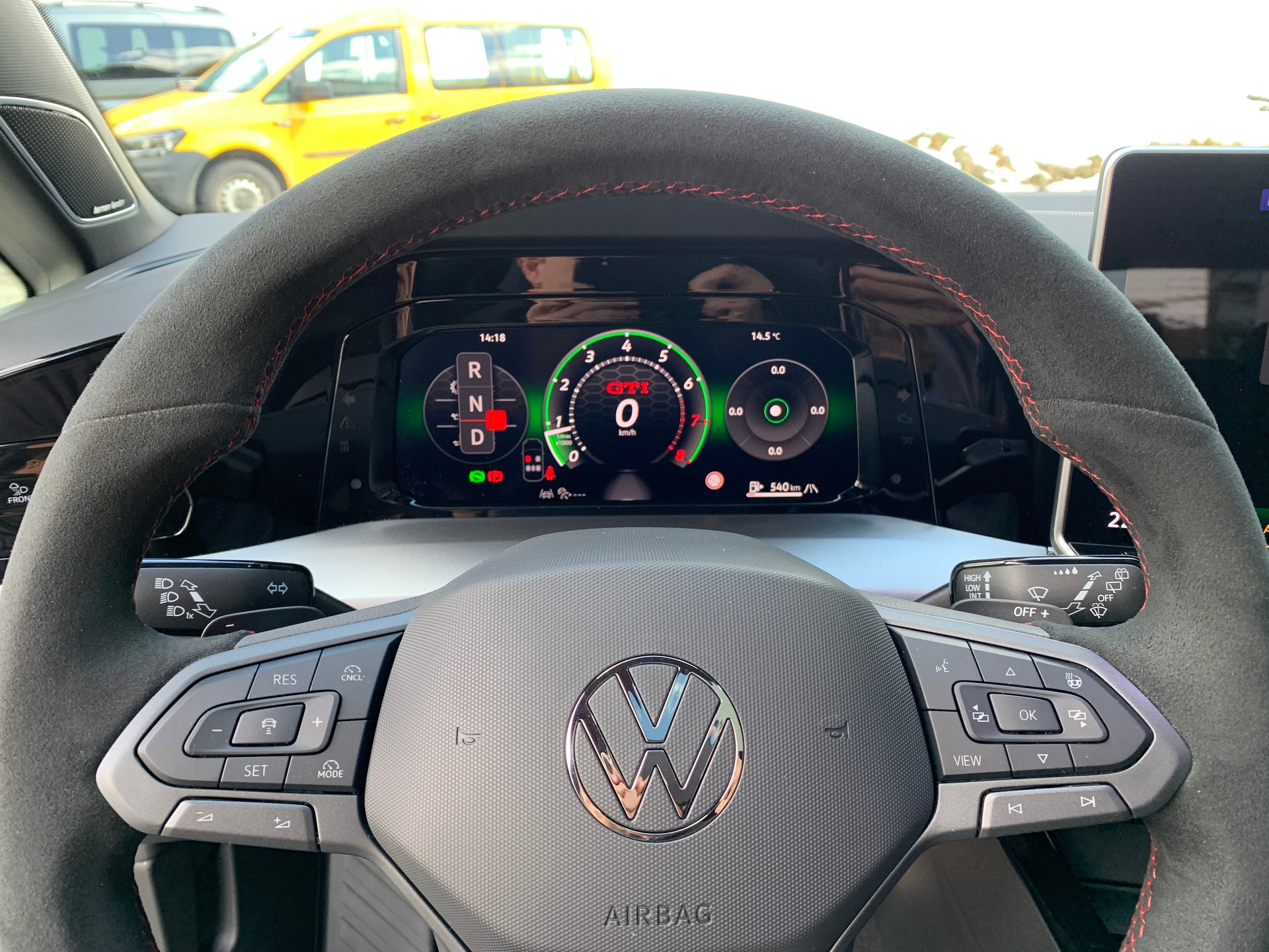 VW Golf 2.0 TSI GTI Edition 50 DSG-image-11