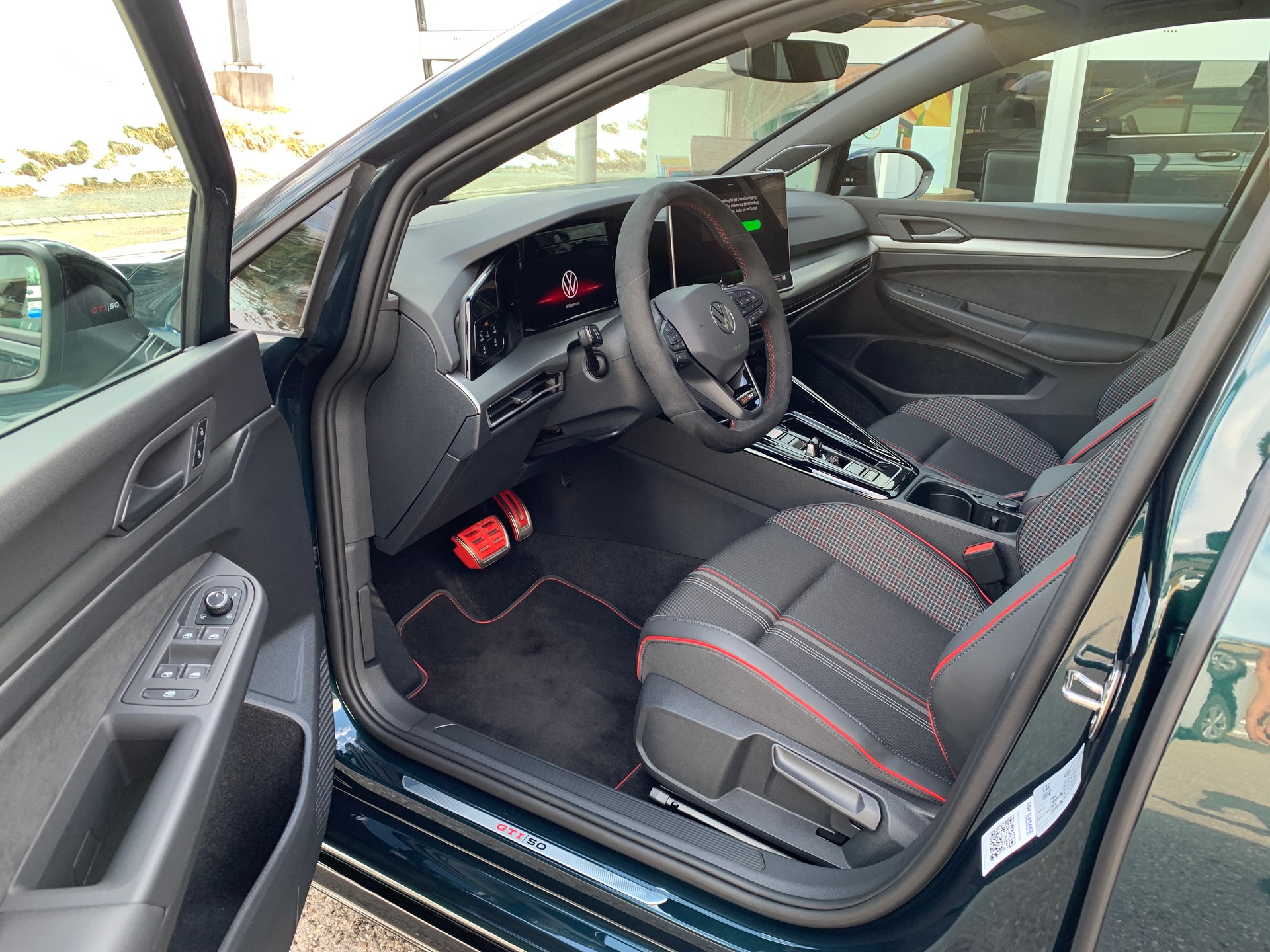 VW Golf 2.0 TSI GTI Edition 50 DSG-image-8