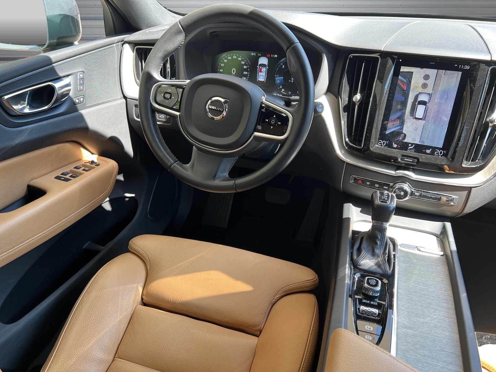 VOLVO XC60 D4 AWD Inscription Geartronic-image-9