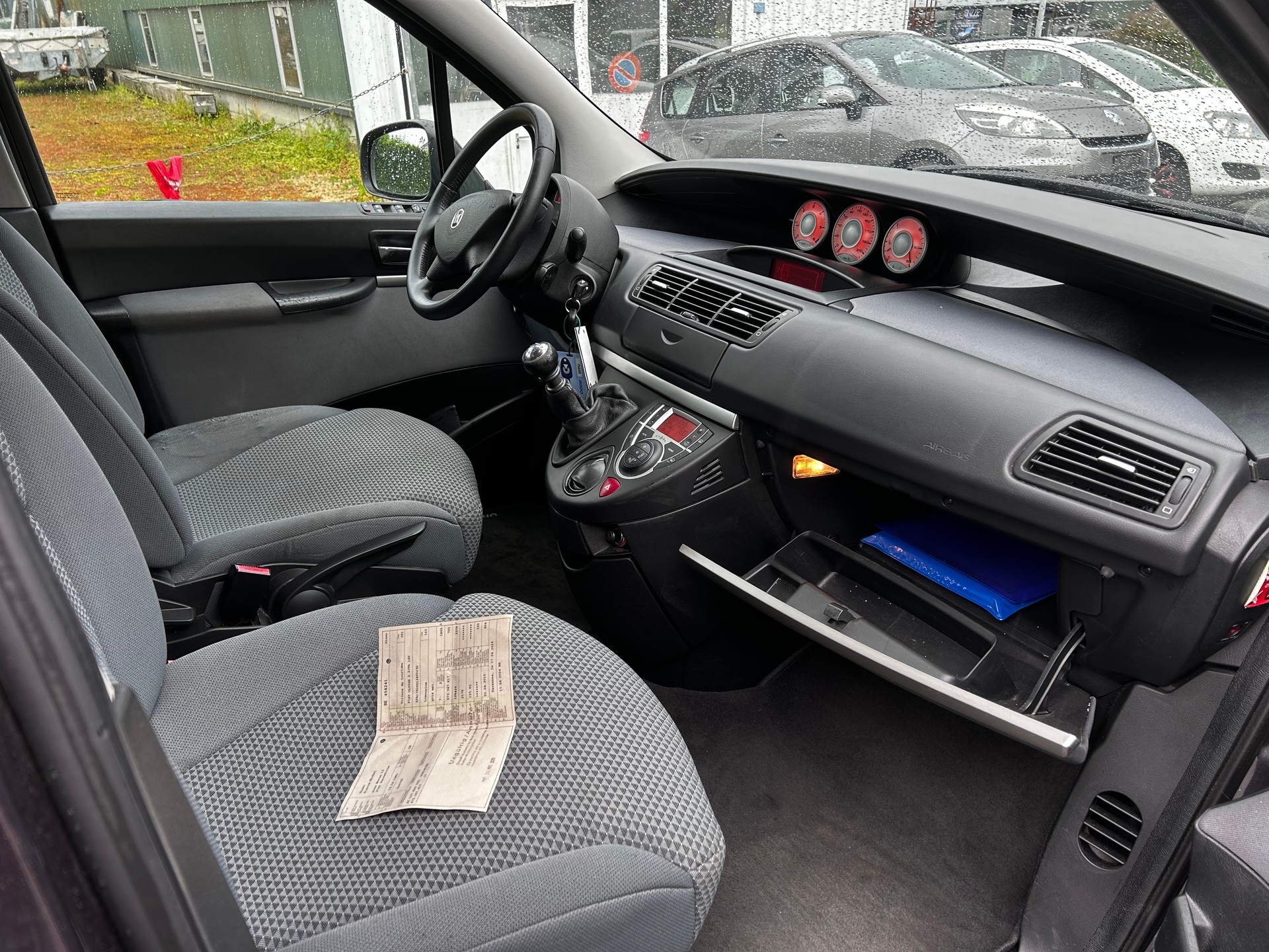FIAT Ulysse 2.2 16V JTD Swiss Edition-image-8