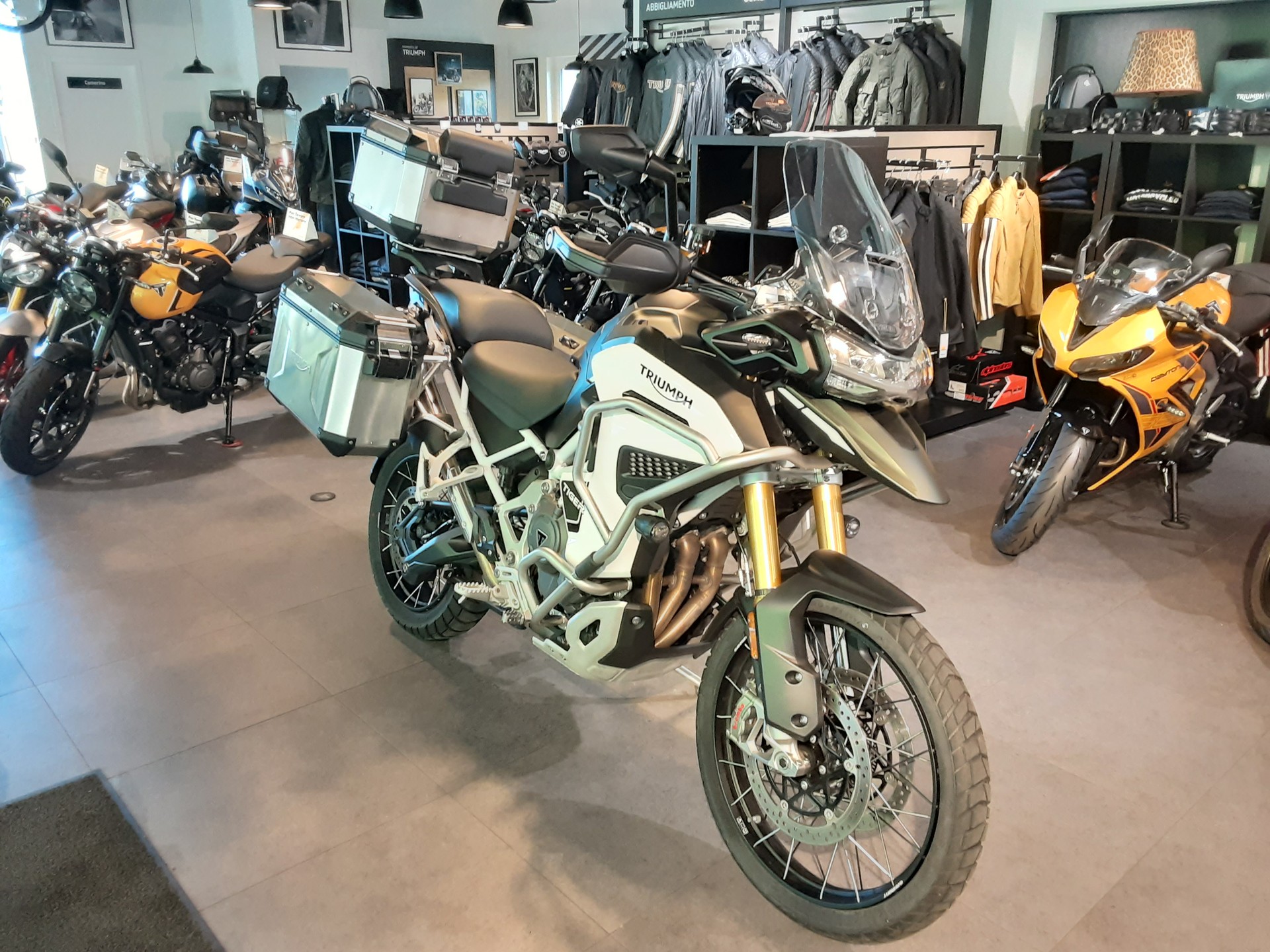 TRIUMPH Tiger 1200 Rally Explorer-image-2