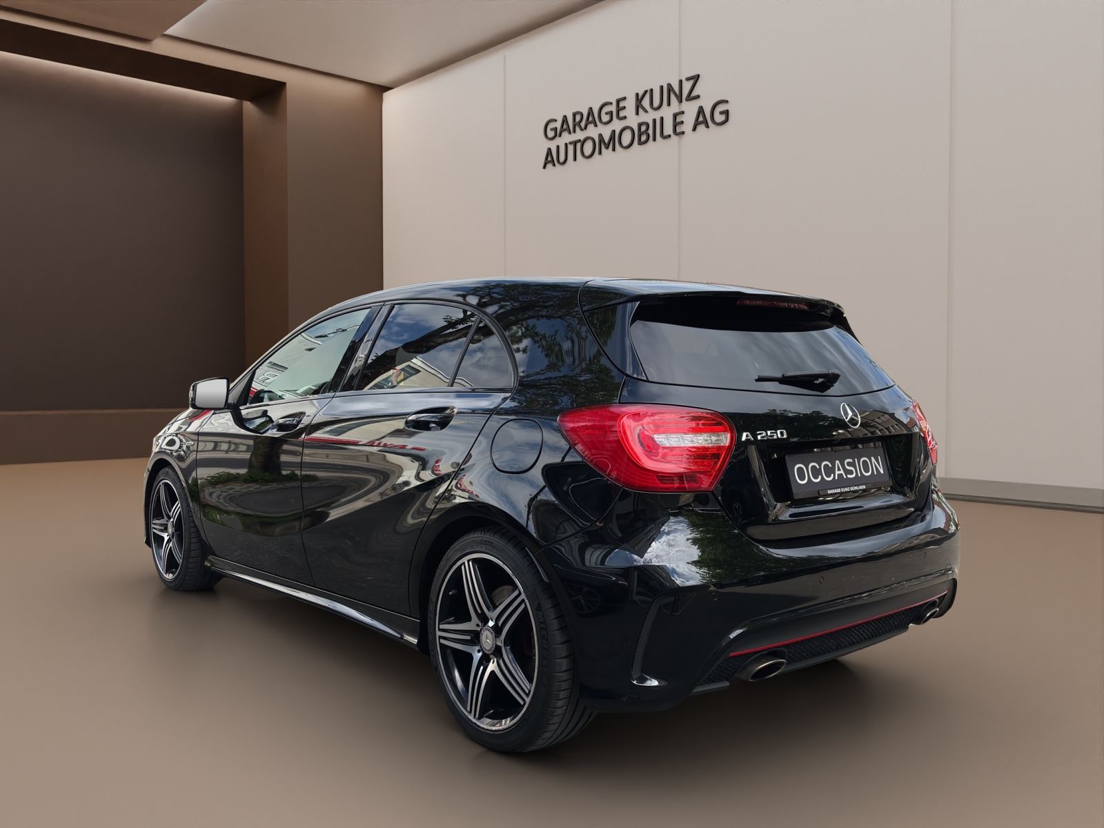 MERCEDES-BENZ A 250 Sport 7G-DCT-showroom-element-1