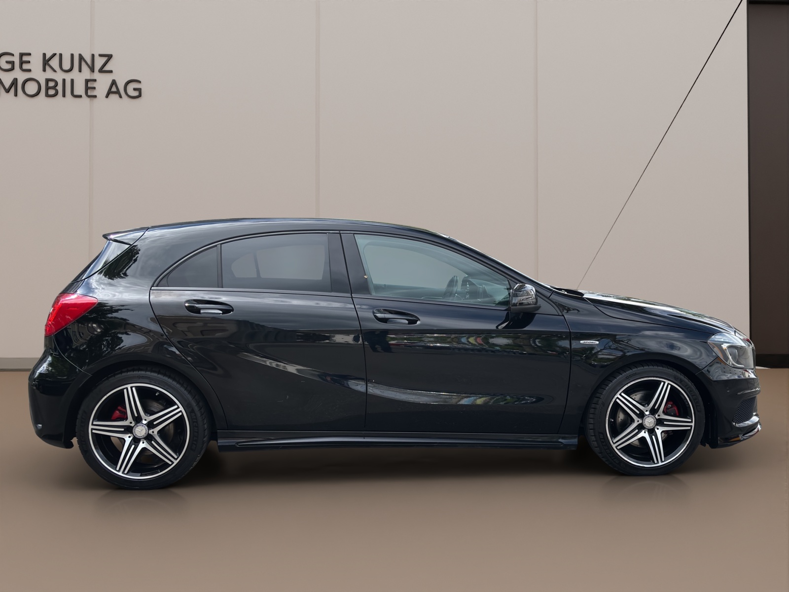 MERCEDES-BENZ A 250 Sport 7G-DCT-image-4