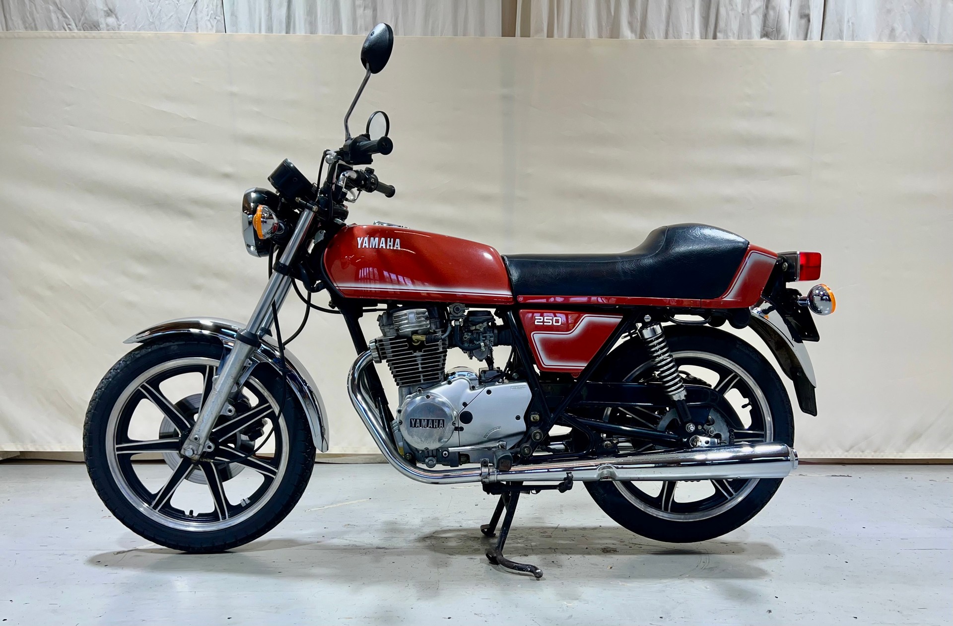 YAMAHA 1 U 5-image-4