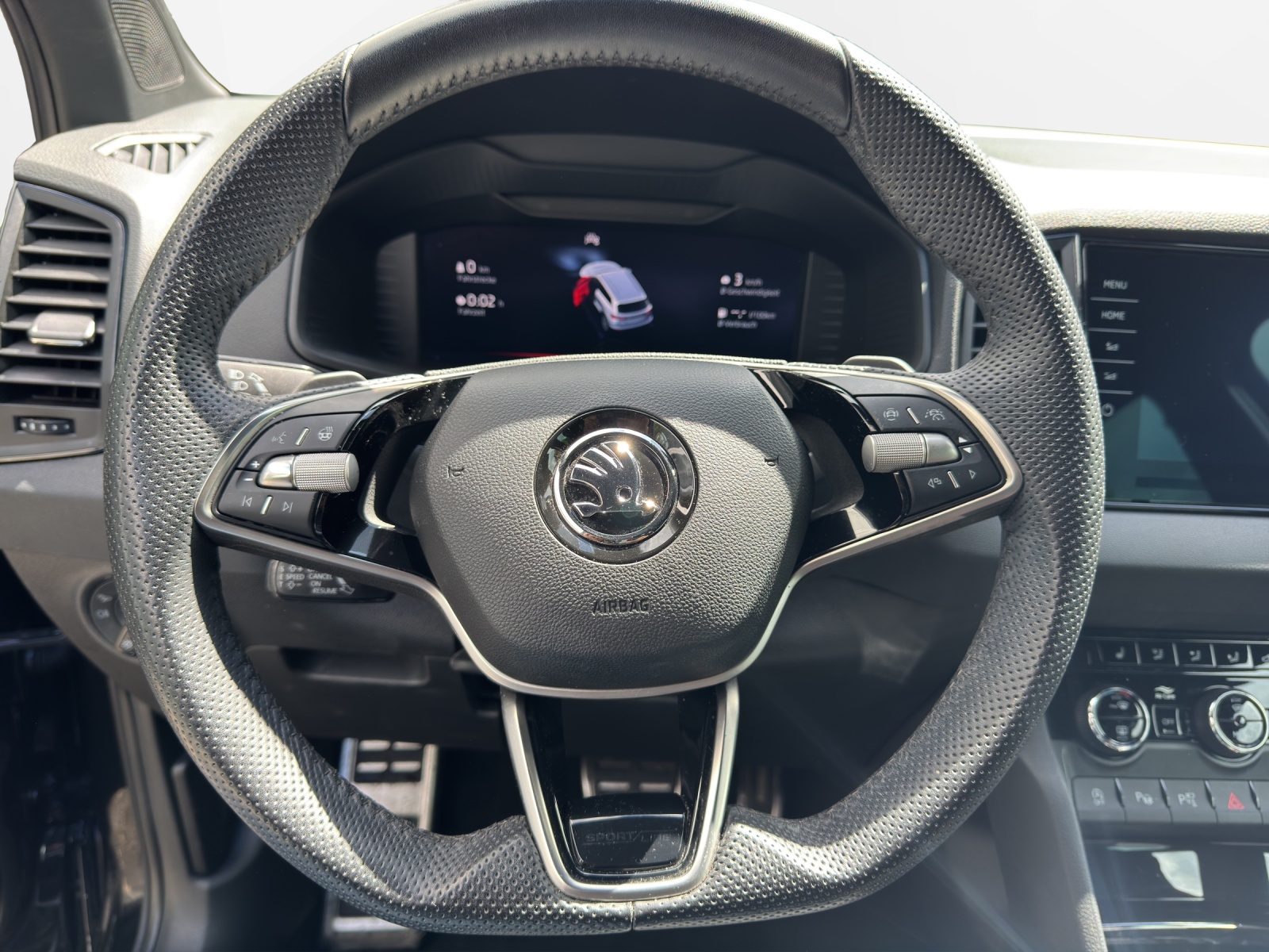 SKODA Karoq 2.0 TSI SportLine 4x4 DSG-image-9