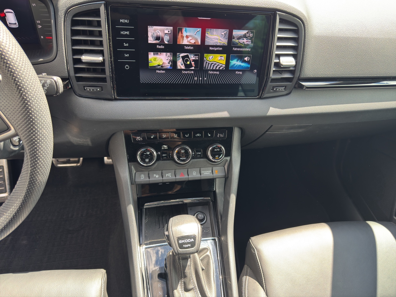 SKODA Karoq 2.0 TSI SportLine 4x4 DSG-image-11