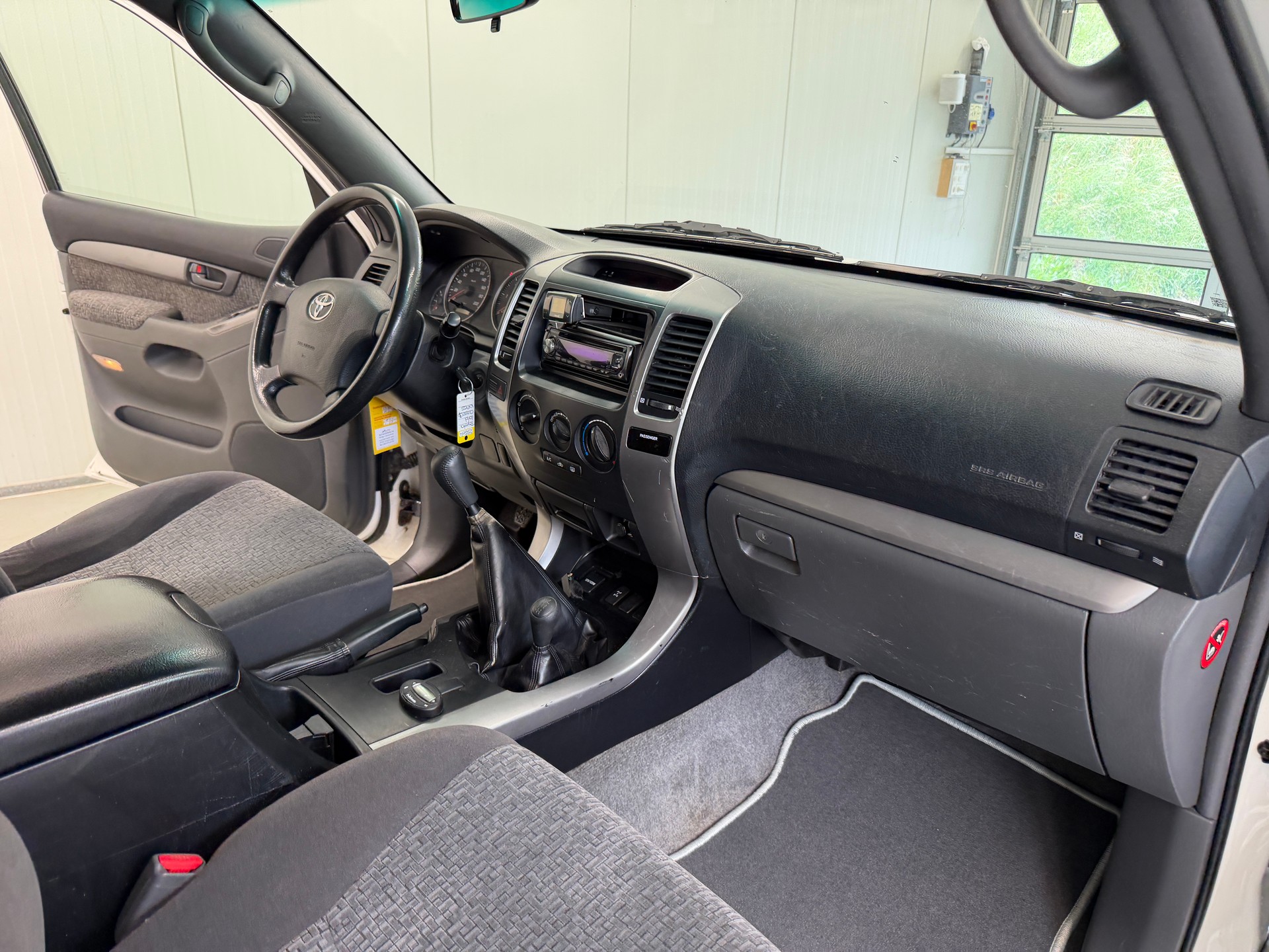 TOYOTA Land Cruiser 3.0 TD Linea Terra-image-17