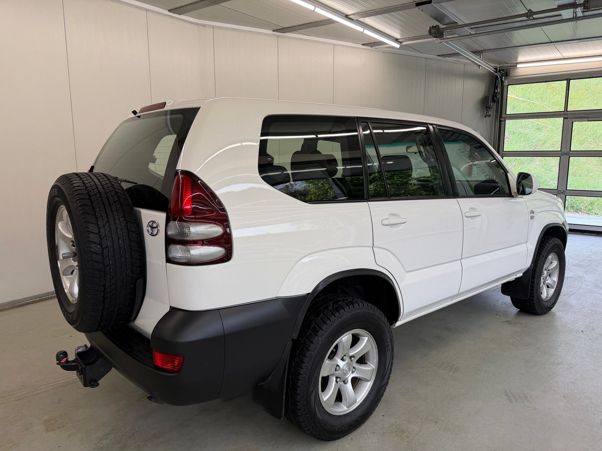 TOYOTA Land Cruiser 3.0 TD Linea Terra-showroom-element-3