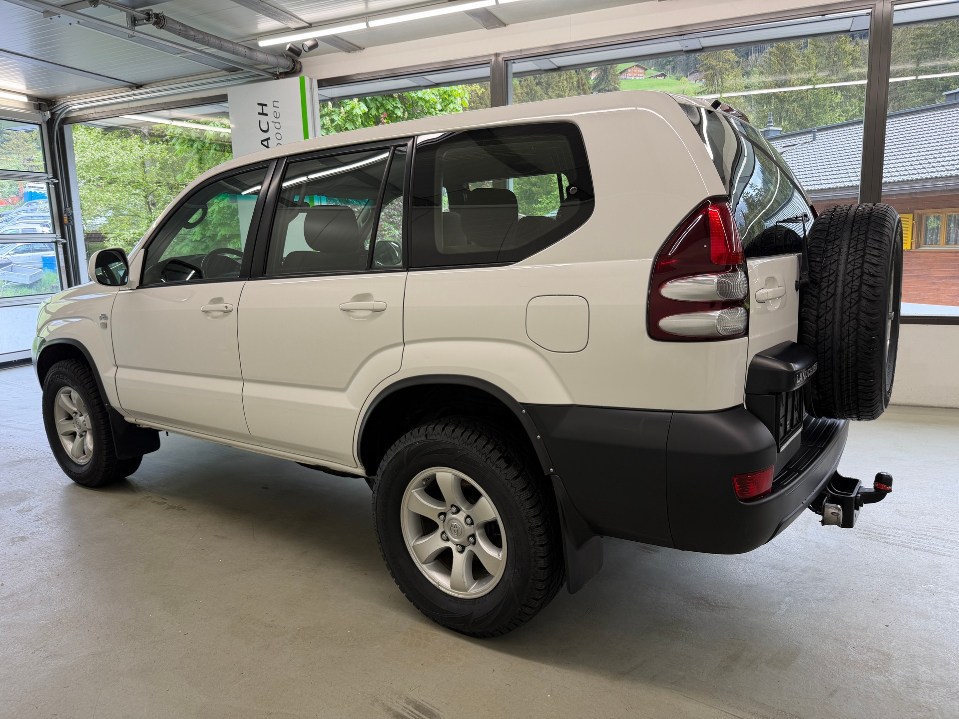 TOYOTA Land Cruiser 3.0 TD Linea Terra-image-6