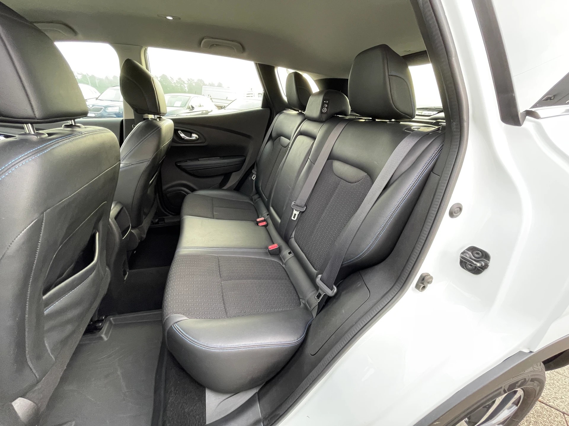 RENAULT Kadjar 1.6 dCi S-Edition 4x4-image-12