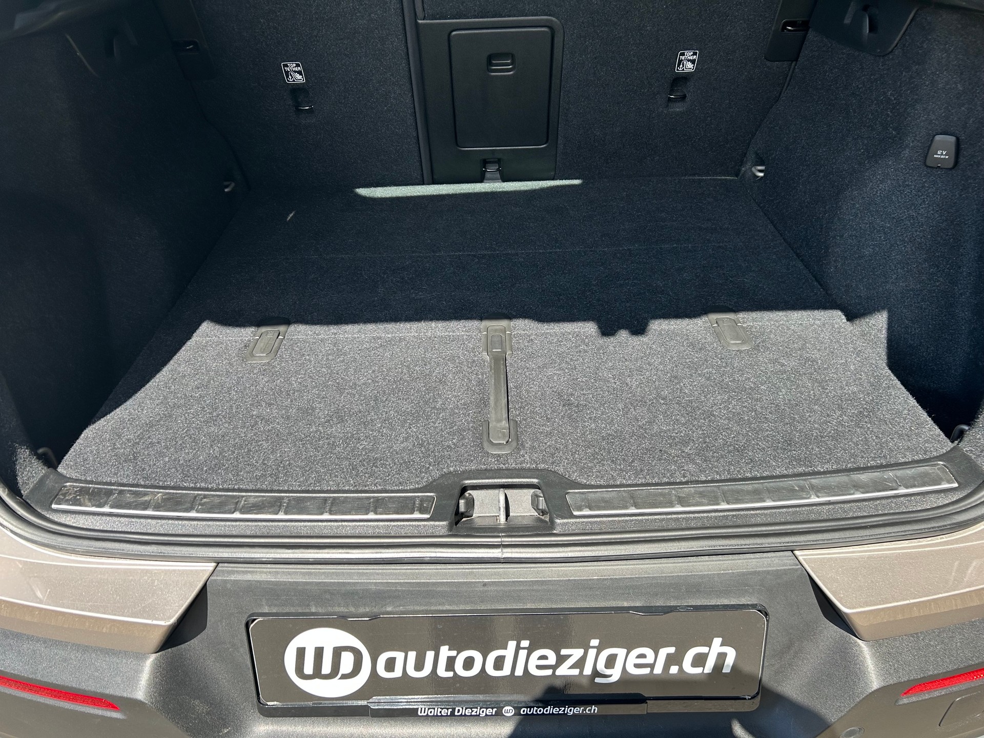 VOLVO XC40 B5 Benzin Mild Hybrid AWD Ultimate Bright Geartronic-image-6