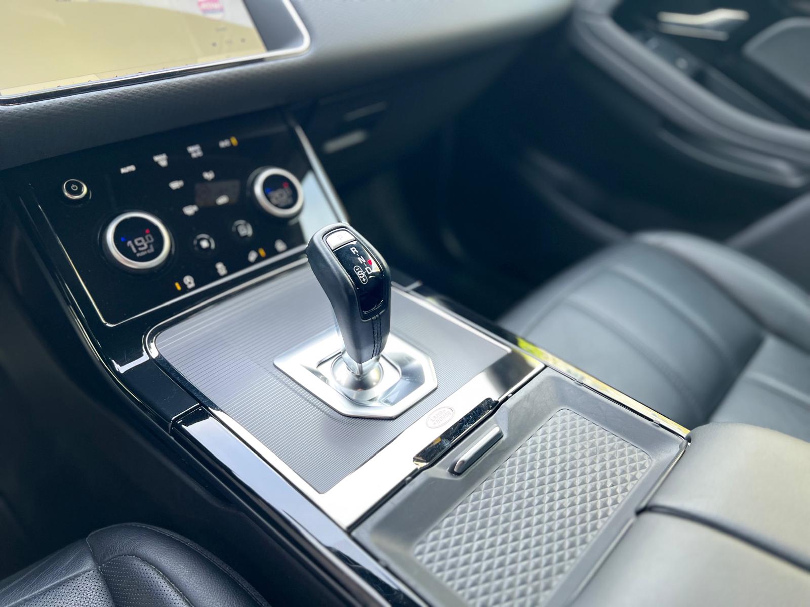 LAND ROVER Range Rover Evoque 2.0 T R-Dynamic S-image-16