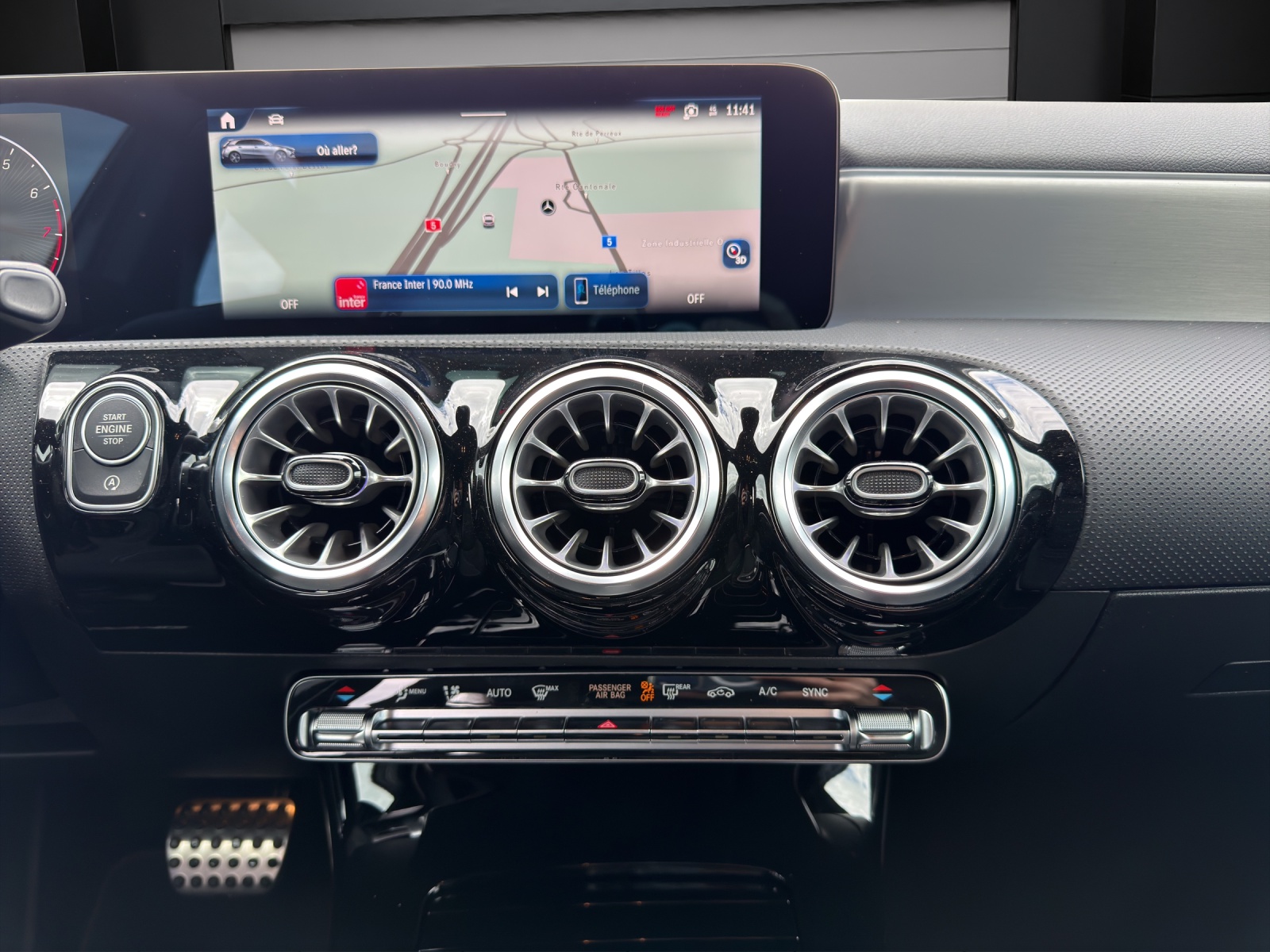 MERCEDES-BENZ A 200 Night Star 7G-DCT-image-9