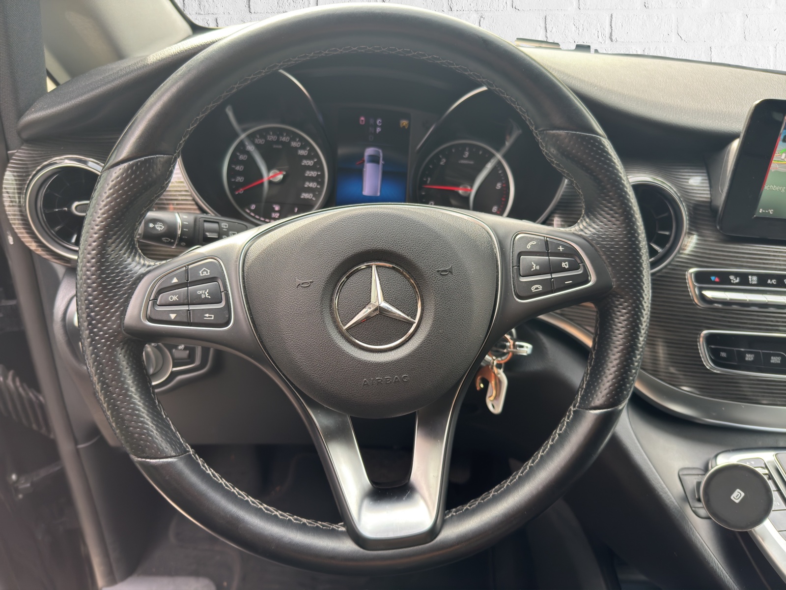 MERCEDES-BENZ V 250 d lang Avantgarde 4Matic G-Tronic-image-14