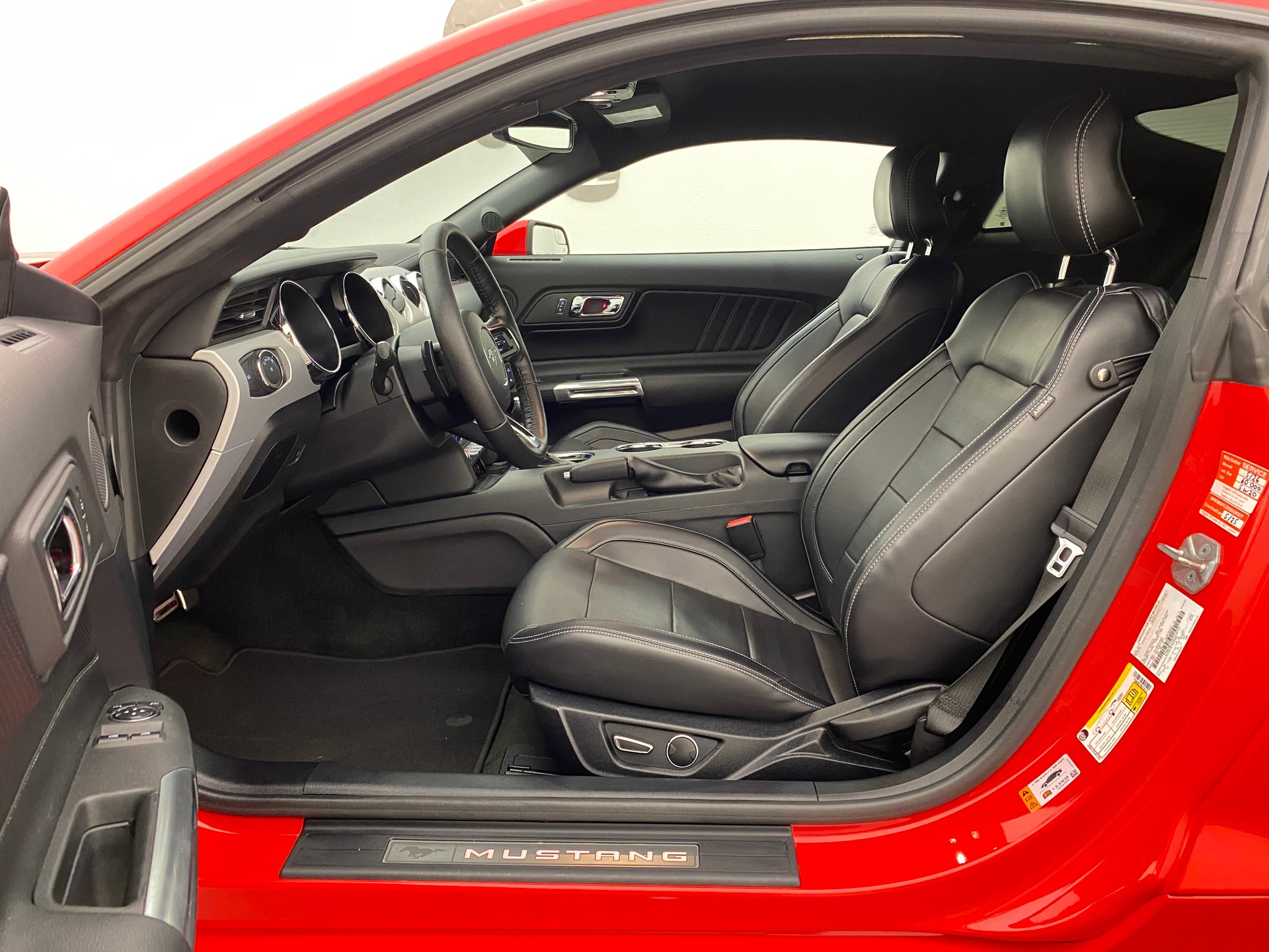 FORD Mustang Coupé 5.0 GT-image-9
